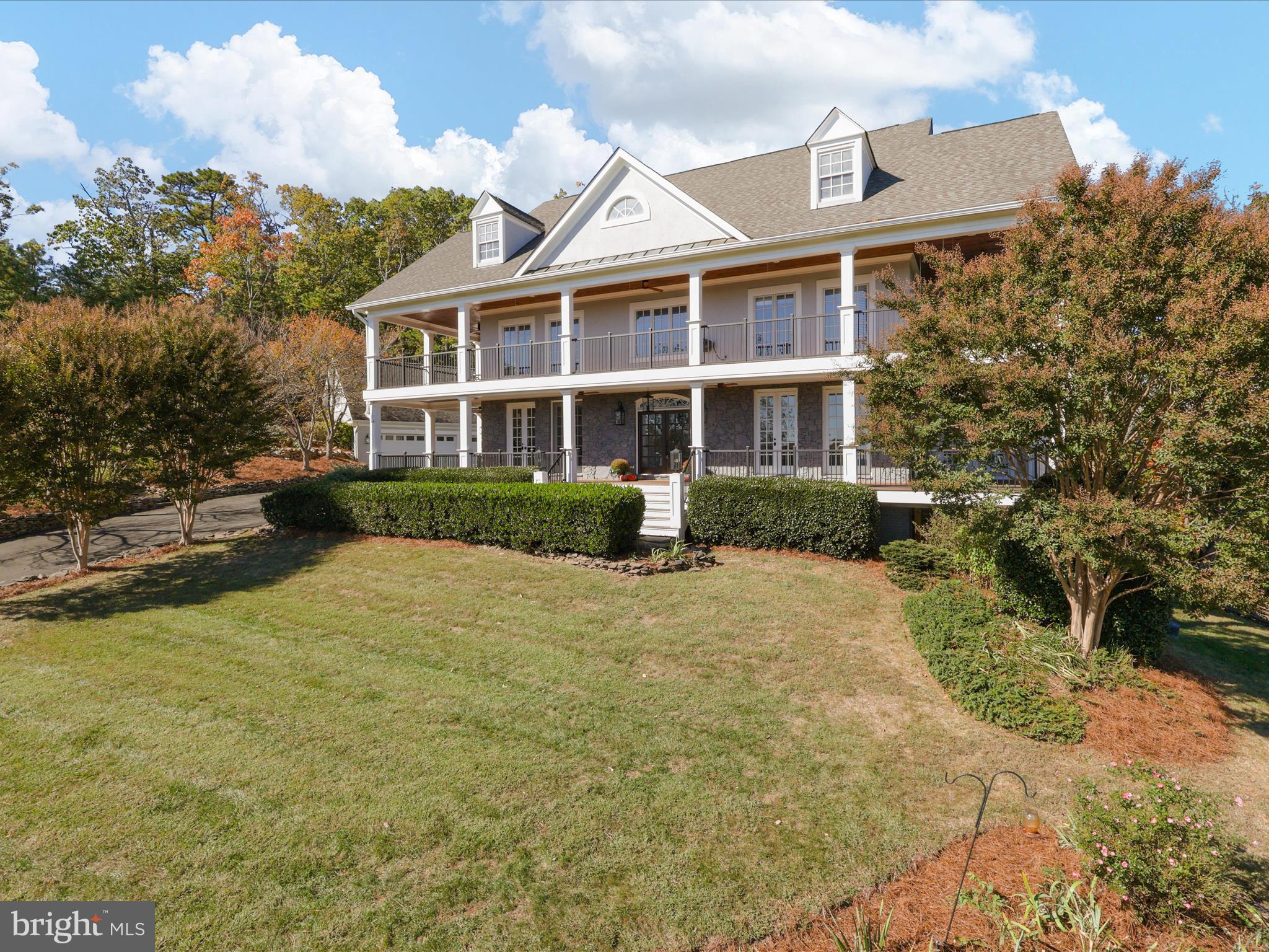 THUNDER OAK - Residential