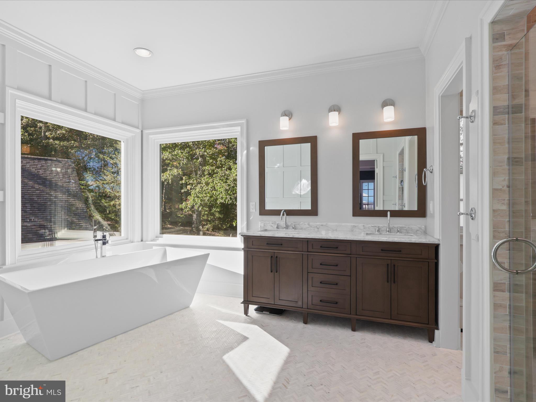 THUNDER OAK - Residential