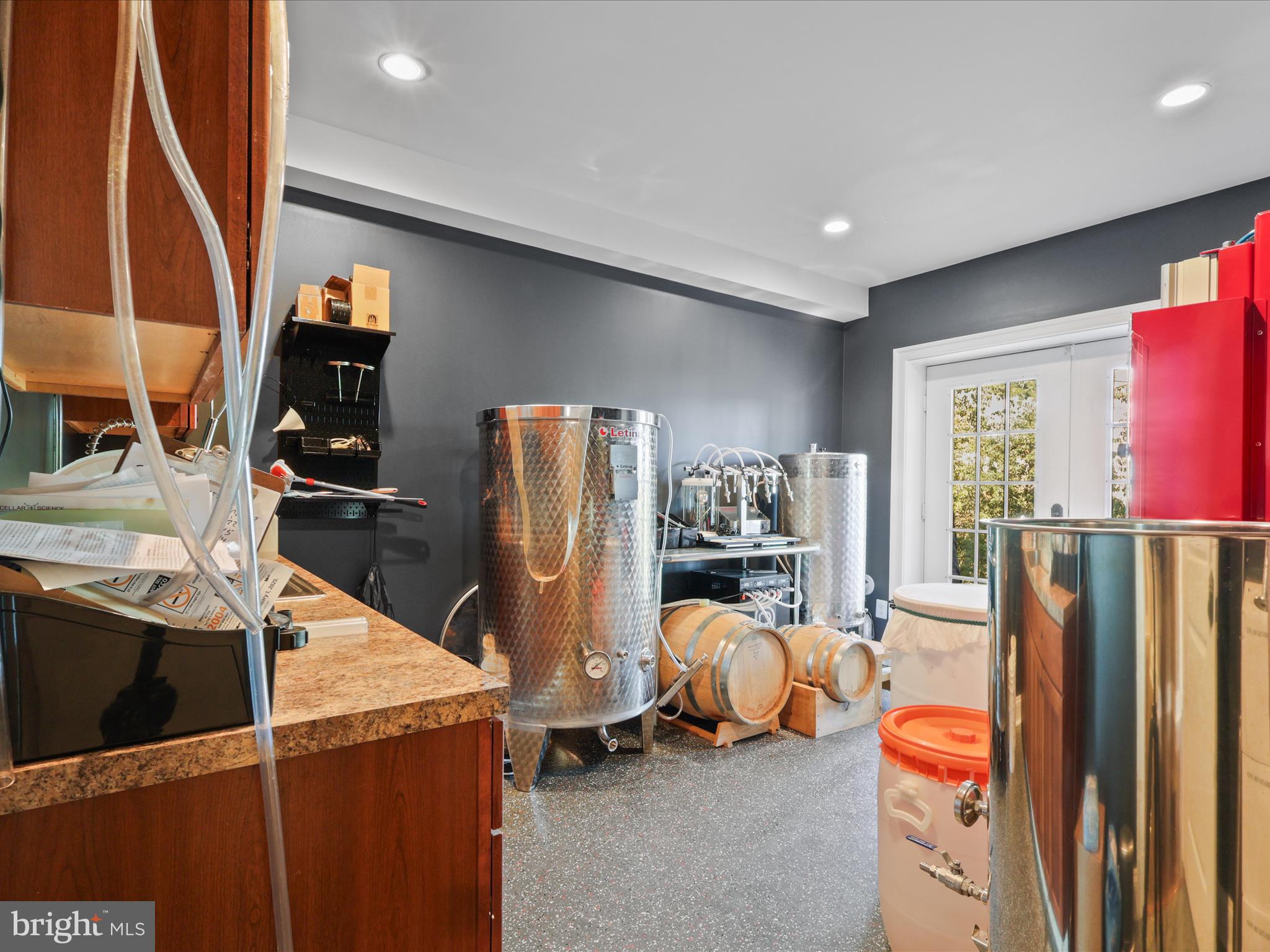 THUNDER OAK - Residential