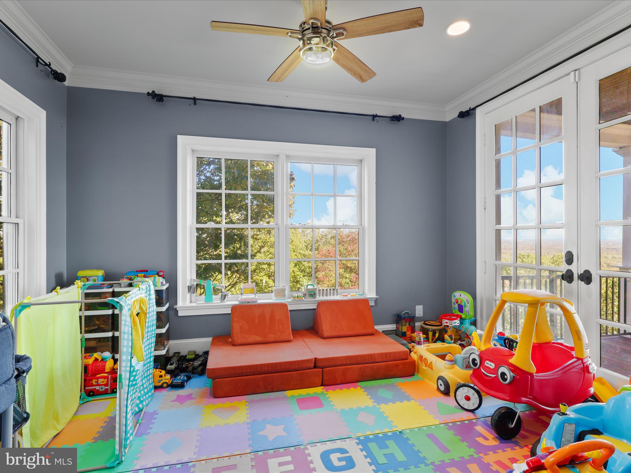 THUNDER OAK - Residential