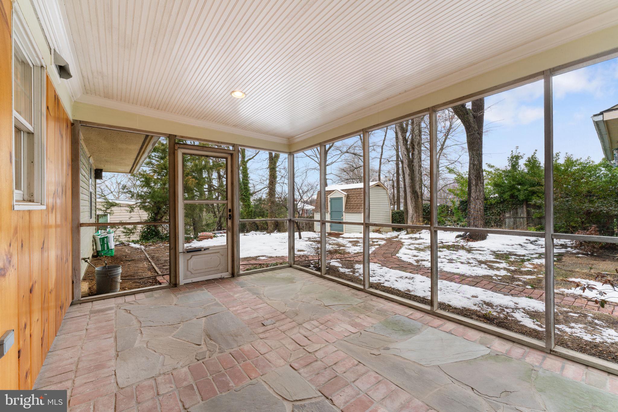 SOUTHLAWN - Residential