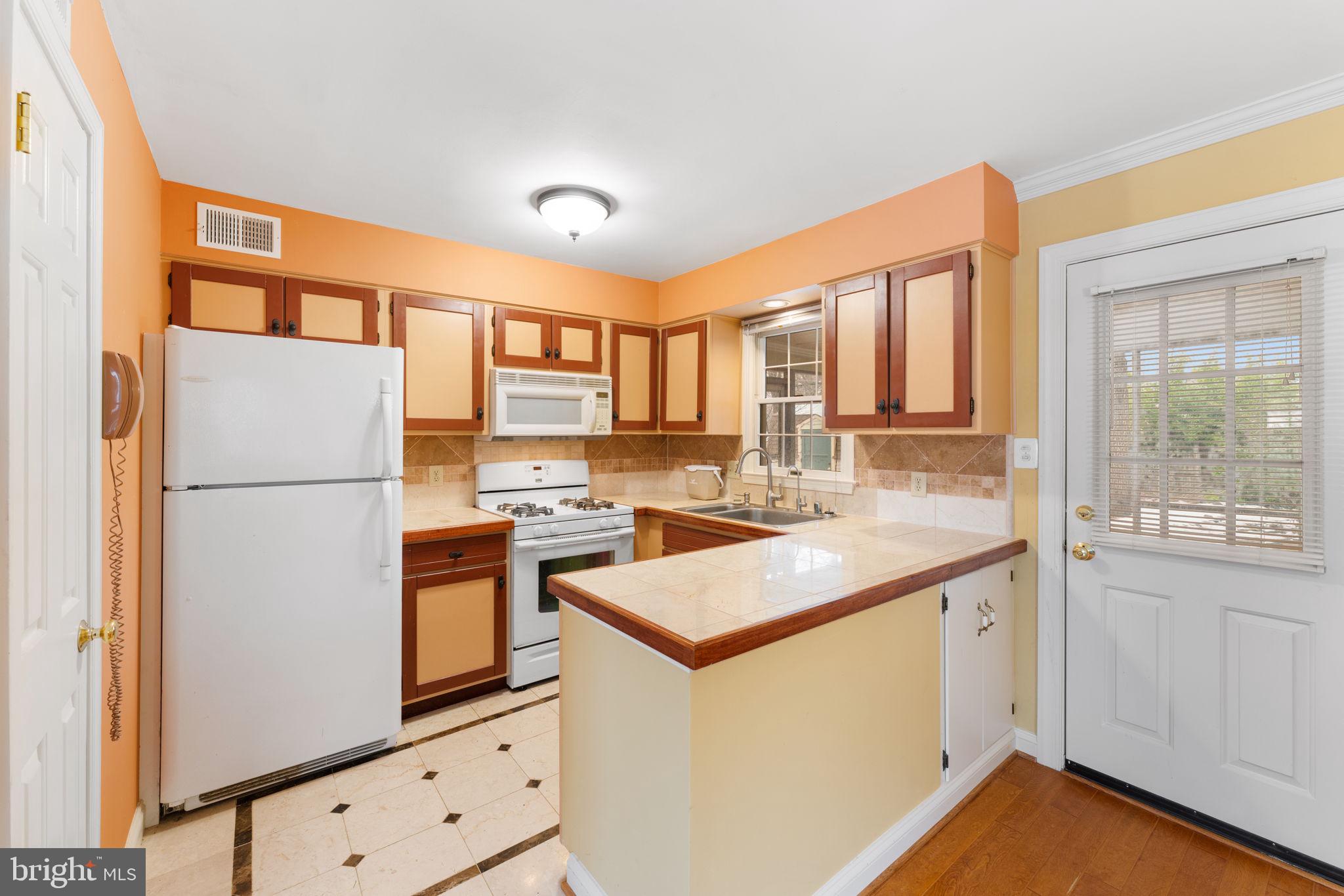 SOUTHLAWN - Residential