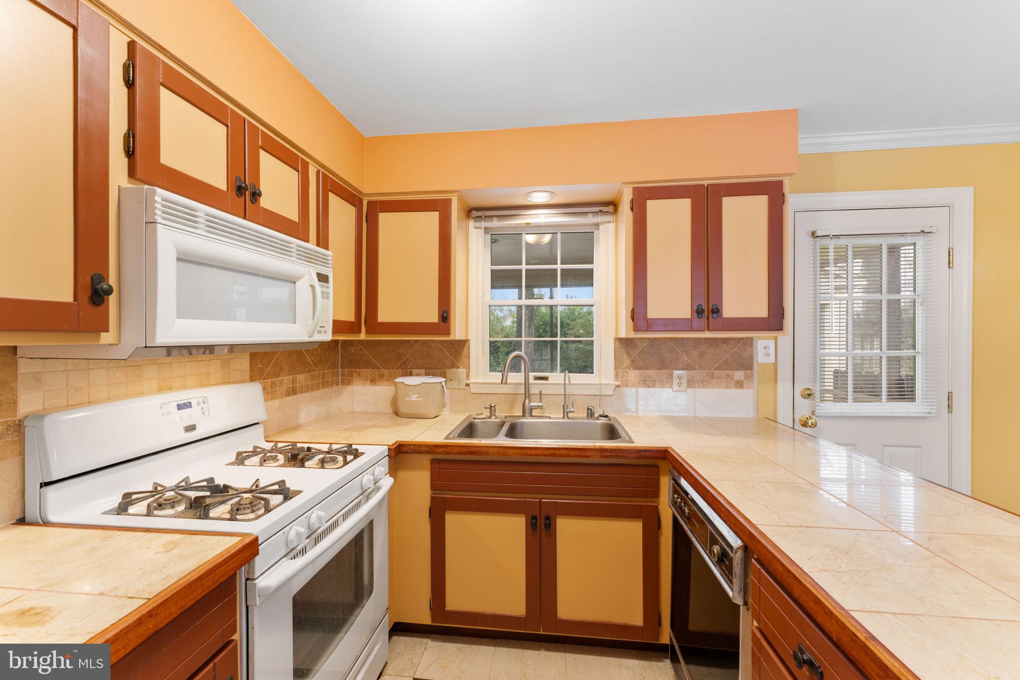 SOUTHLAWN - Residential