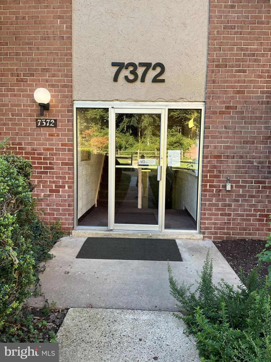 SPACIOUS 2 BR 1 FULL BA IN GREAT LOCATION. CLEAN & WELL MAINTAINED BY OWNERS. REAR PATIO FACING WEST FOR BRIGHT AFTERNOON SUN. CONDO FEE COVER UTILITIES EXCEPT ELECTRIC. COMMUNITY POOL & TOT LOT.  CONVENIENT COMMON LAUNDRY ROOM JUST 2 DOORS AWAY ON SAME FLOOR.  EMAIL LISTING AGENT FOR ANY QUESTION.  1 HOUR-NOTICE. DO NOT SHOW WITHOUT APPOINTMENT. CLOSING TO COINCIDE WITH SELLERS SETTLEMENT OF THEIR NEW HOME.  POSSIBILITIES SELLER RENT BACK NOT TO EXCEED 60 DAYS. **PETS ALLOWED** CONSTRUCTION VEHICLES ALLOWED TO PARK IN SPACES MARKED "C". **UNASSIGNED PARKING**
SHOWING DAYS AND TIMES:  M-F 10AM TO 5PM.  SAT & SUN 12NOON TO 5PM.