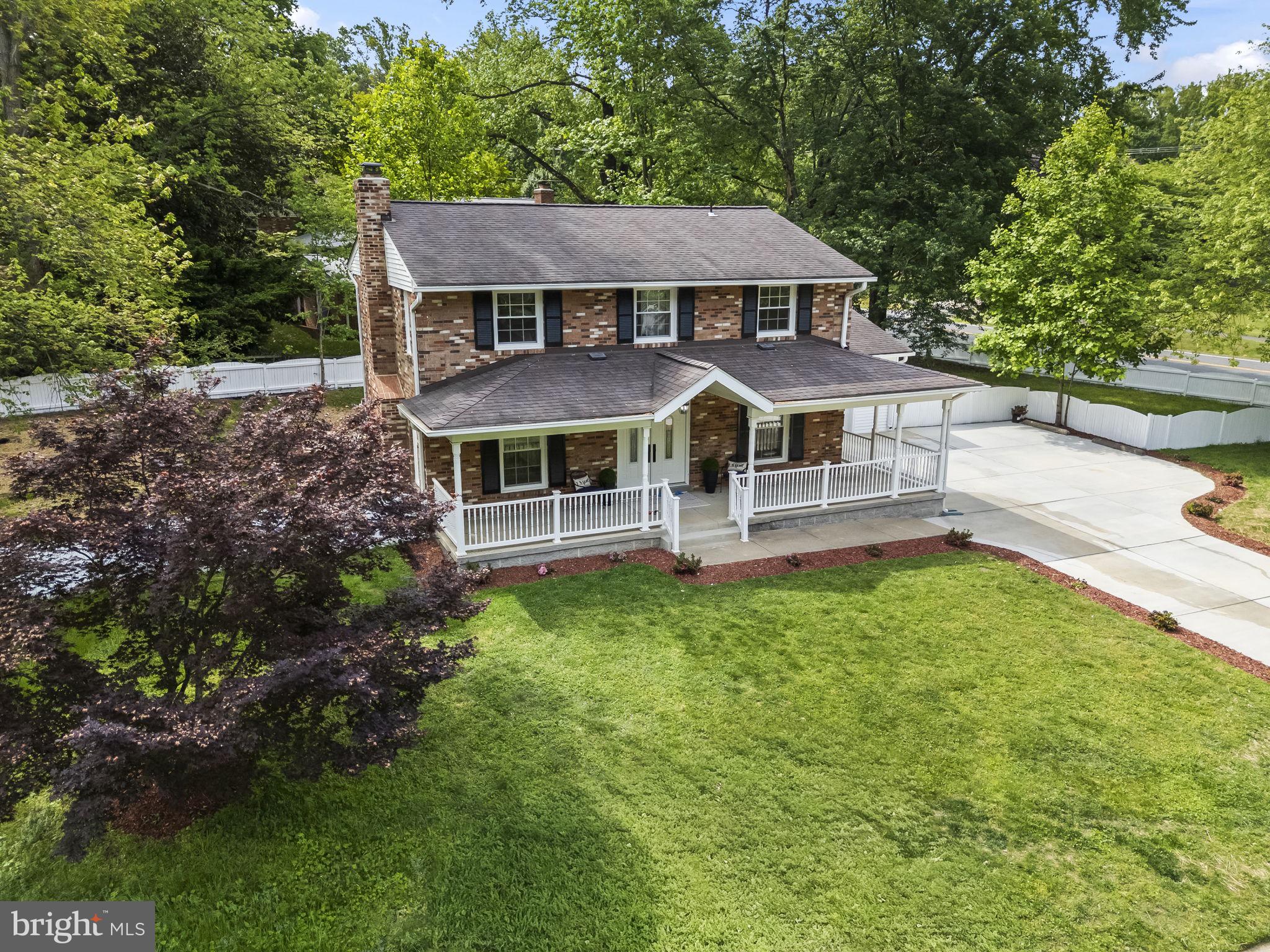 COUNTRY CLUB VIEW - Residential