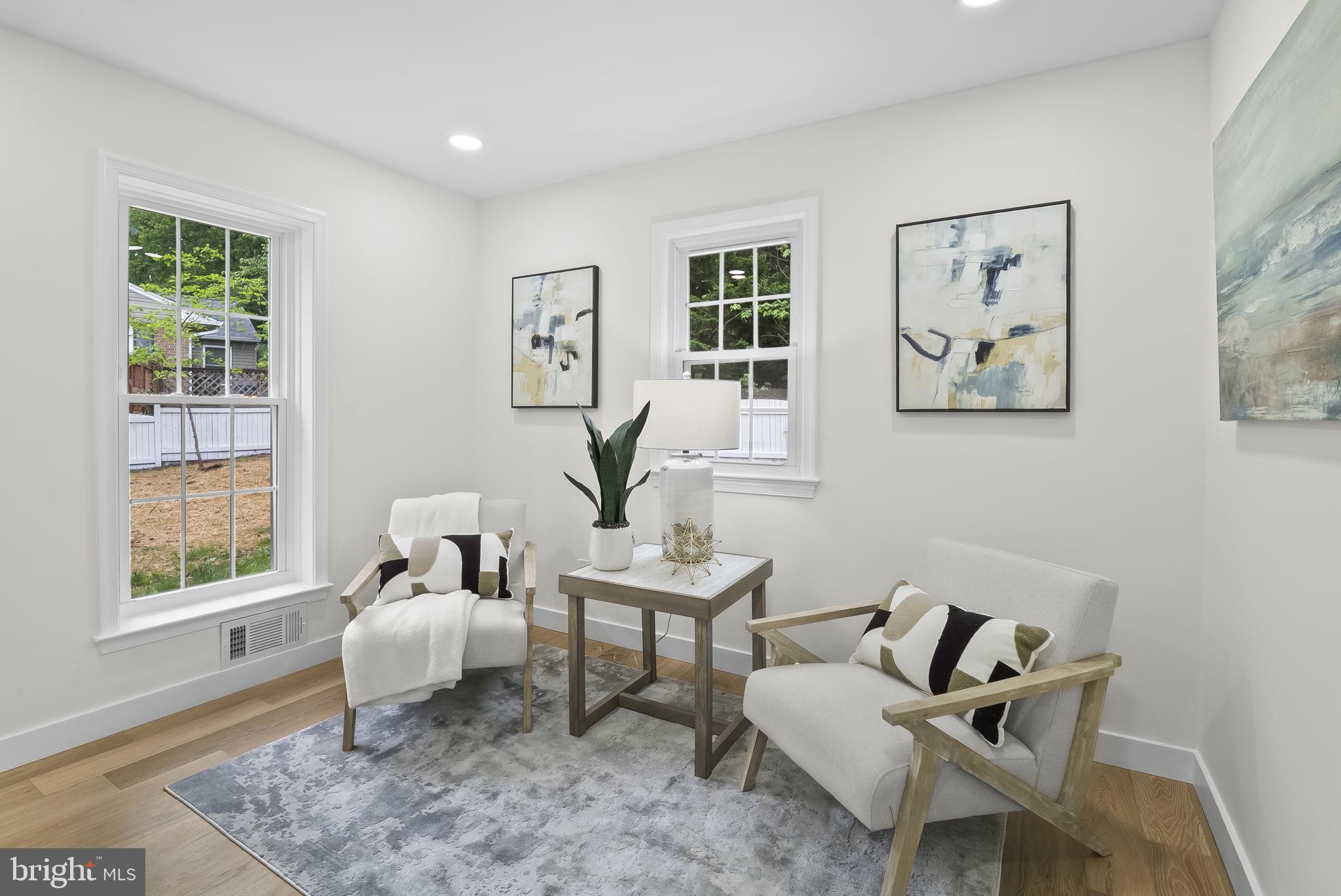COUNTRY CLUB VIEW - Residential
