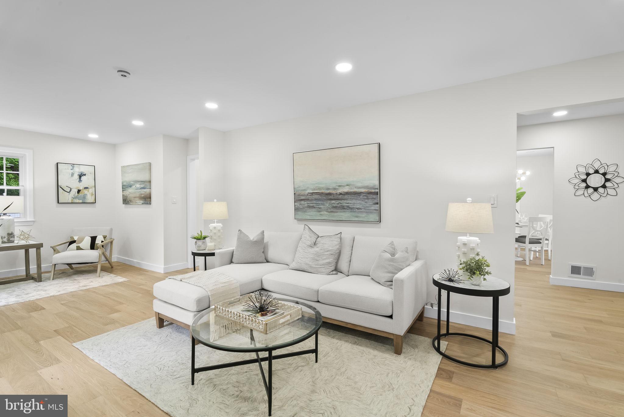 COUNTRY CLUB VIEW - Residential