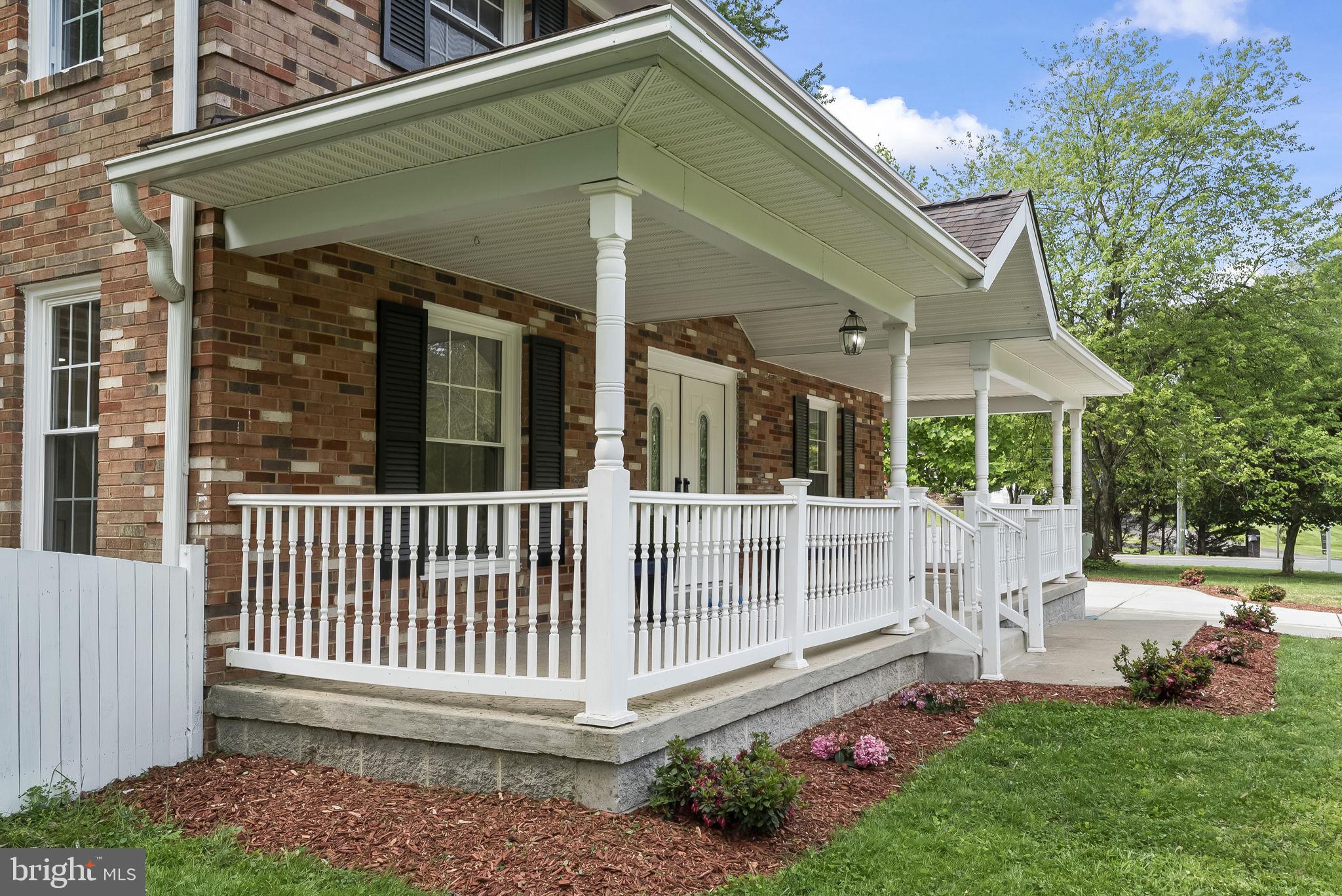 COUNTRY CLUB VIEW - Residential
