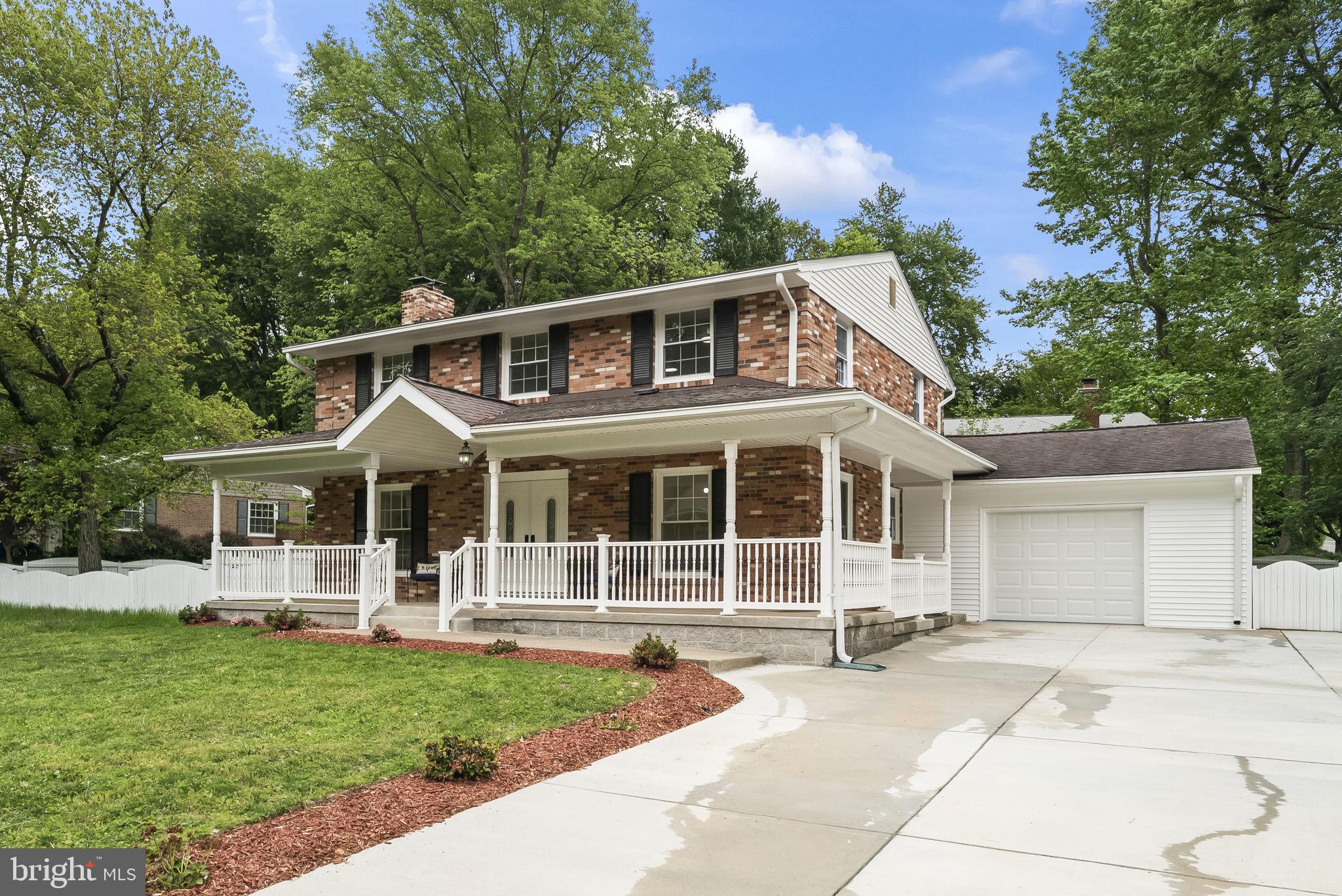 COUNTRY CLUB VIEW - Residential