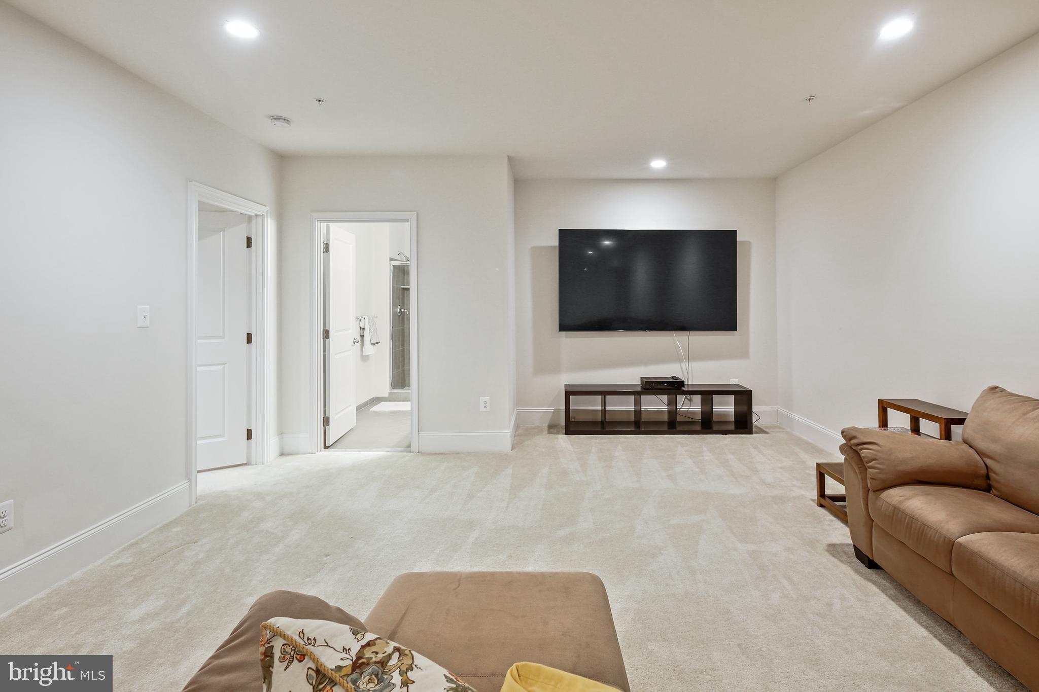 TROTTERS GLEN - Residential