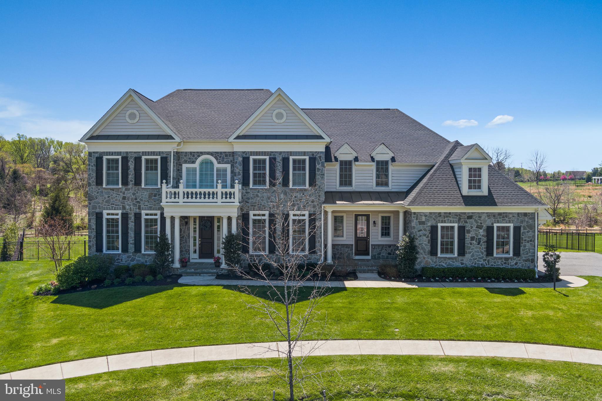 TROTTERS GLEN - Residential