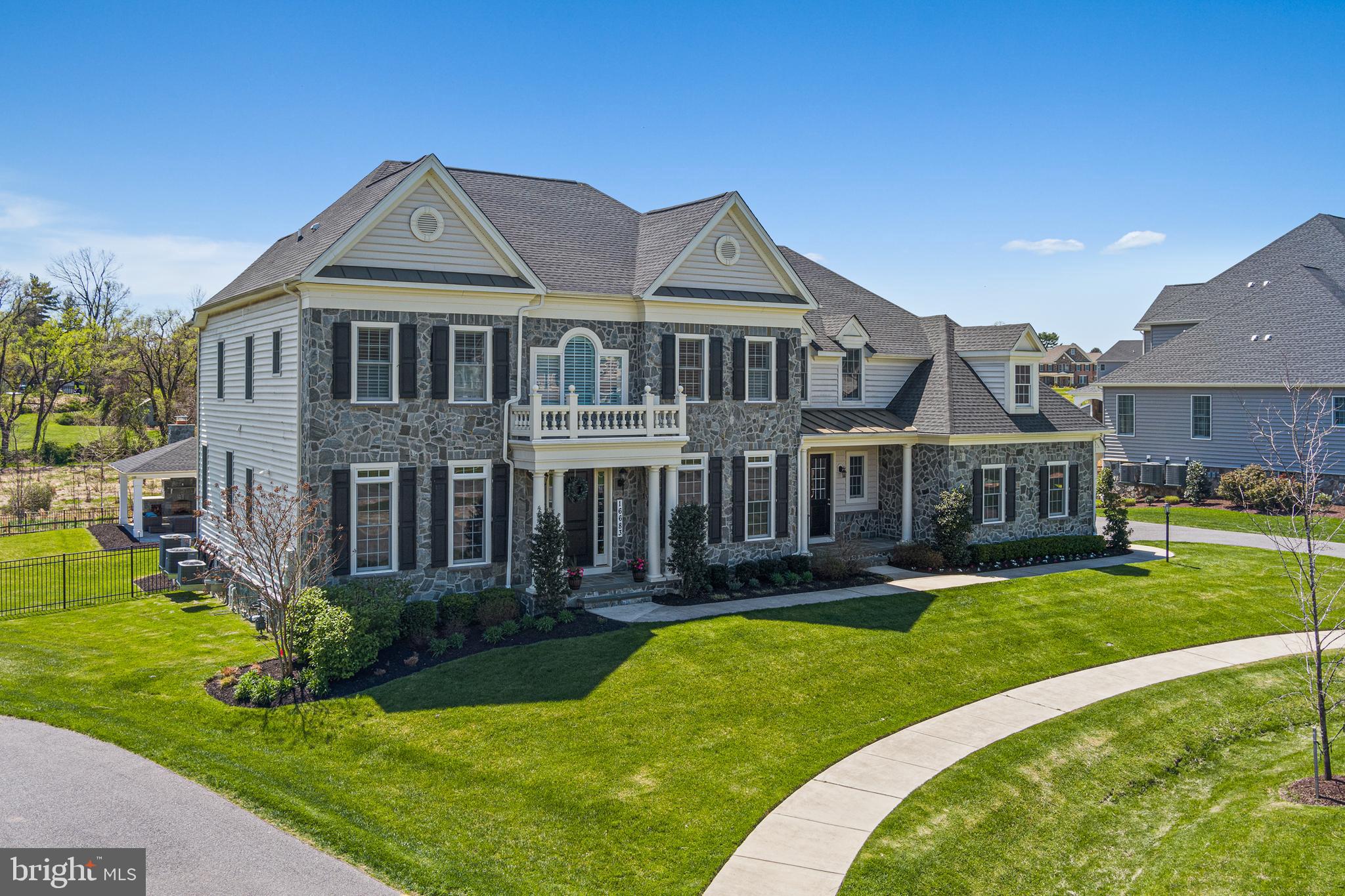 TROTTERS GLEN - Residential