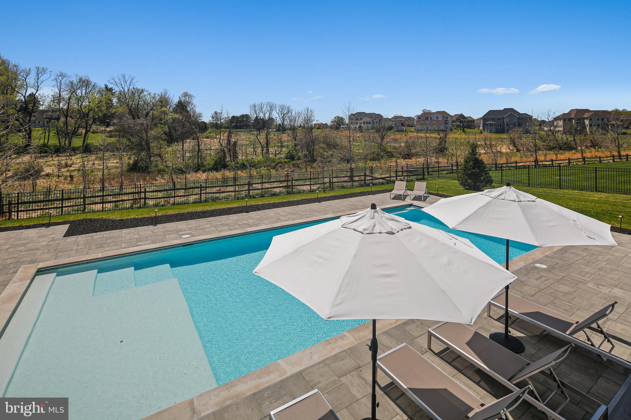 TROTTERS GLEN - Residential