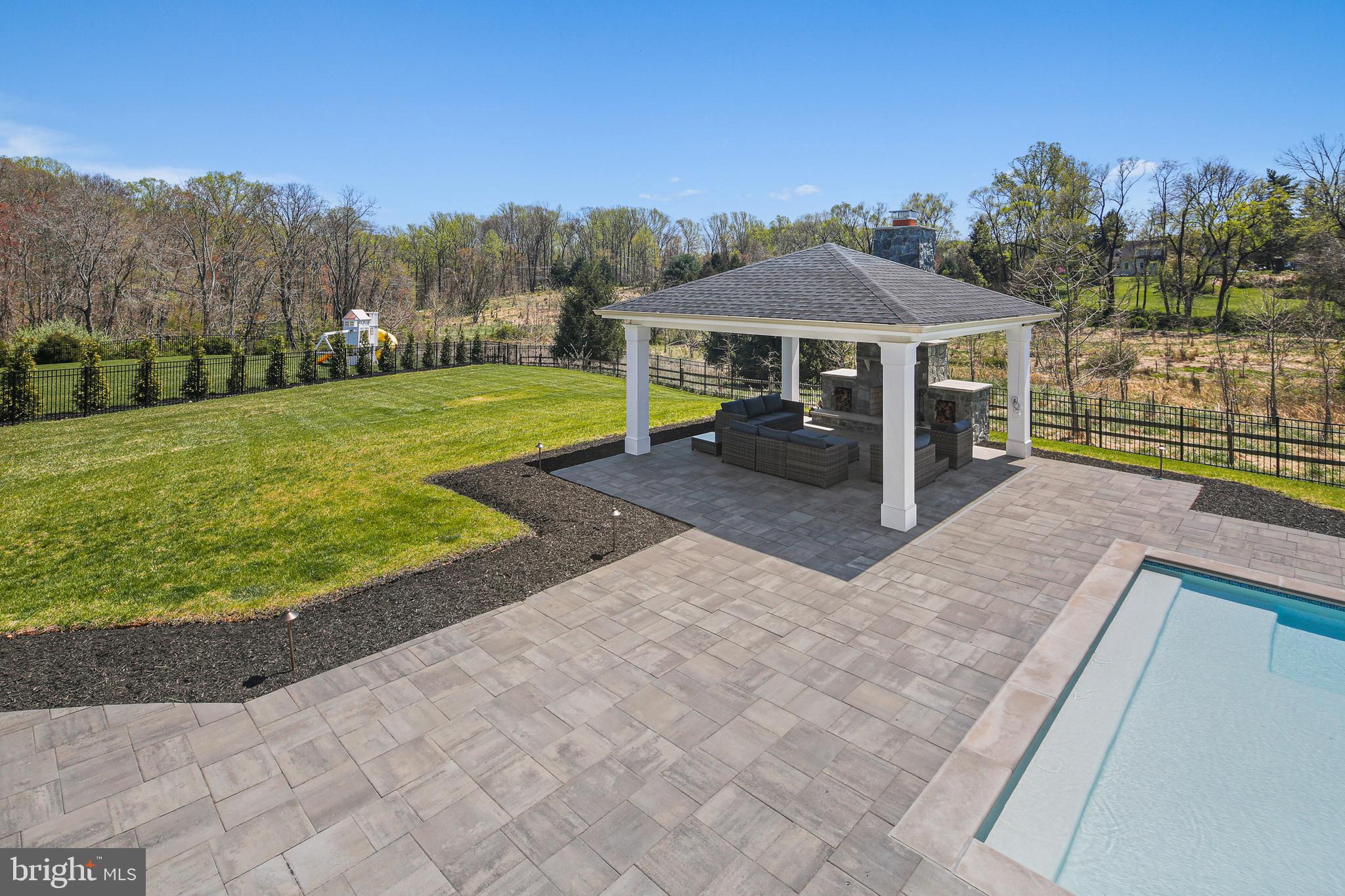 TROTTERS GLEN - Residential