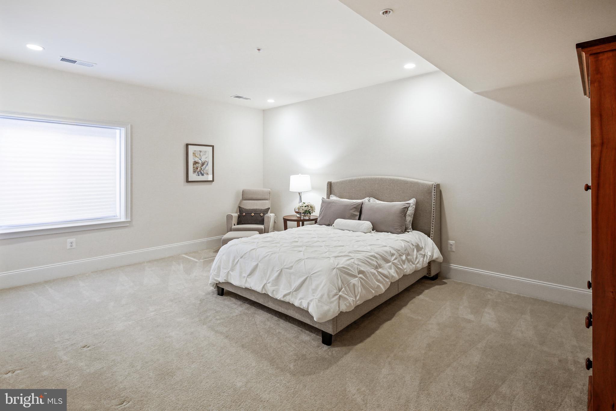 TROTTERS GLEN - Residential