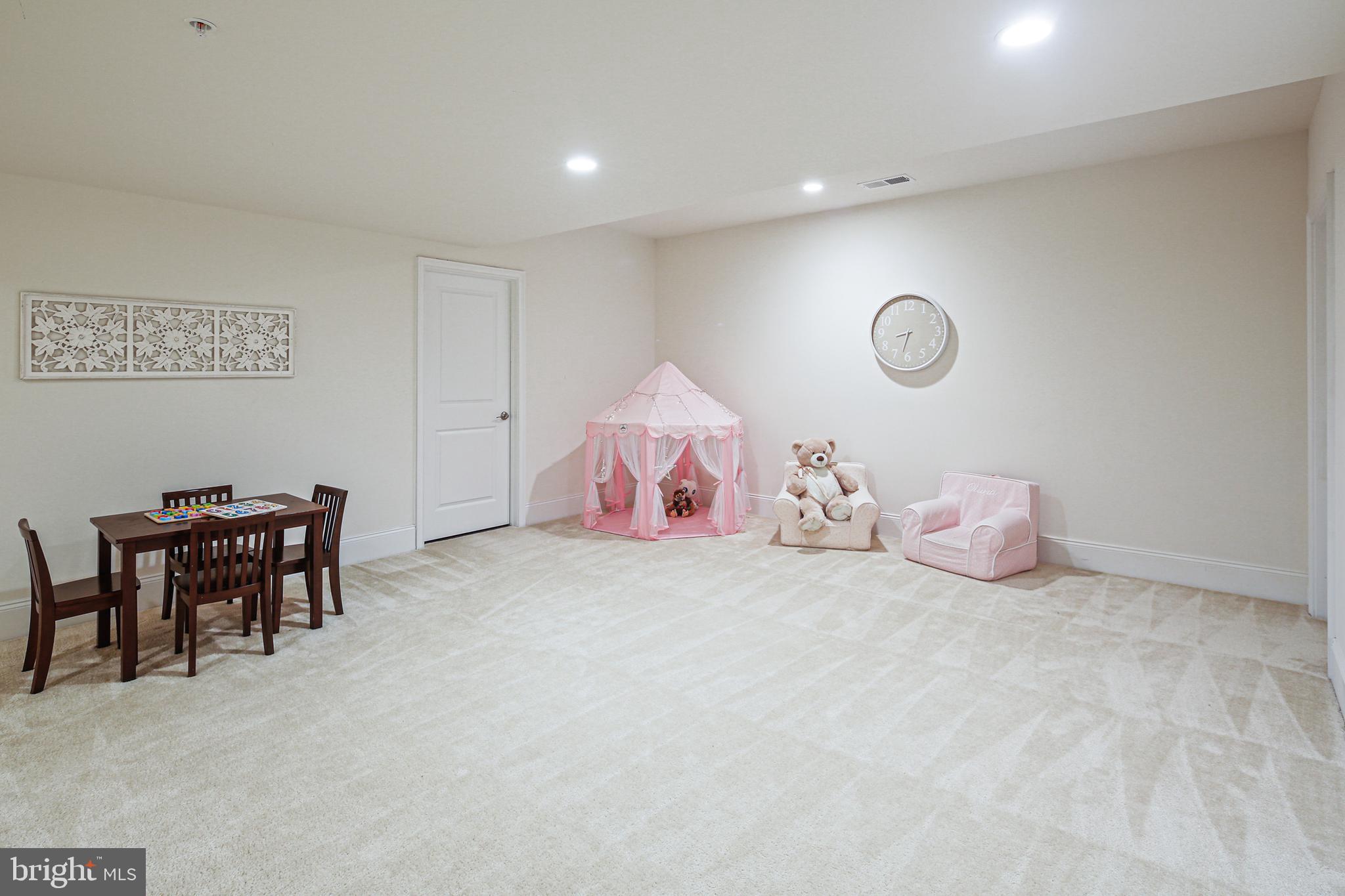 TROTTERS GLEN - Residential