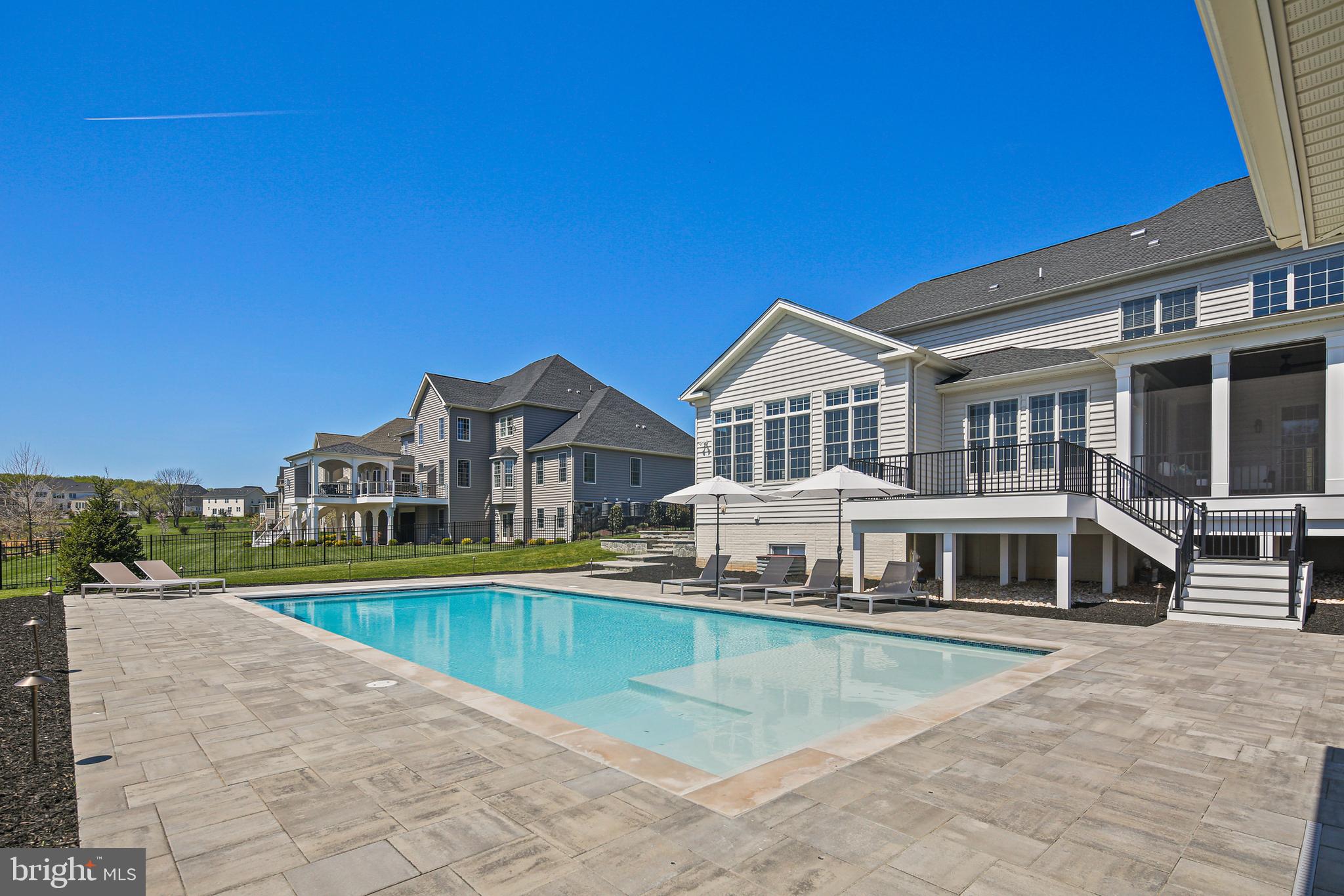 TROTTERS GLEN - Residential