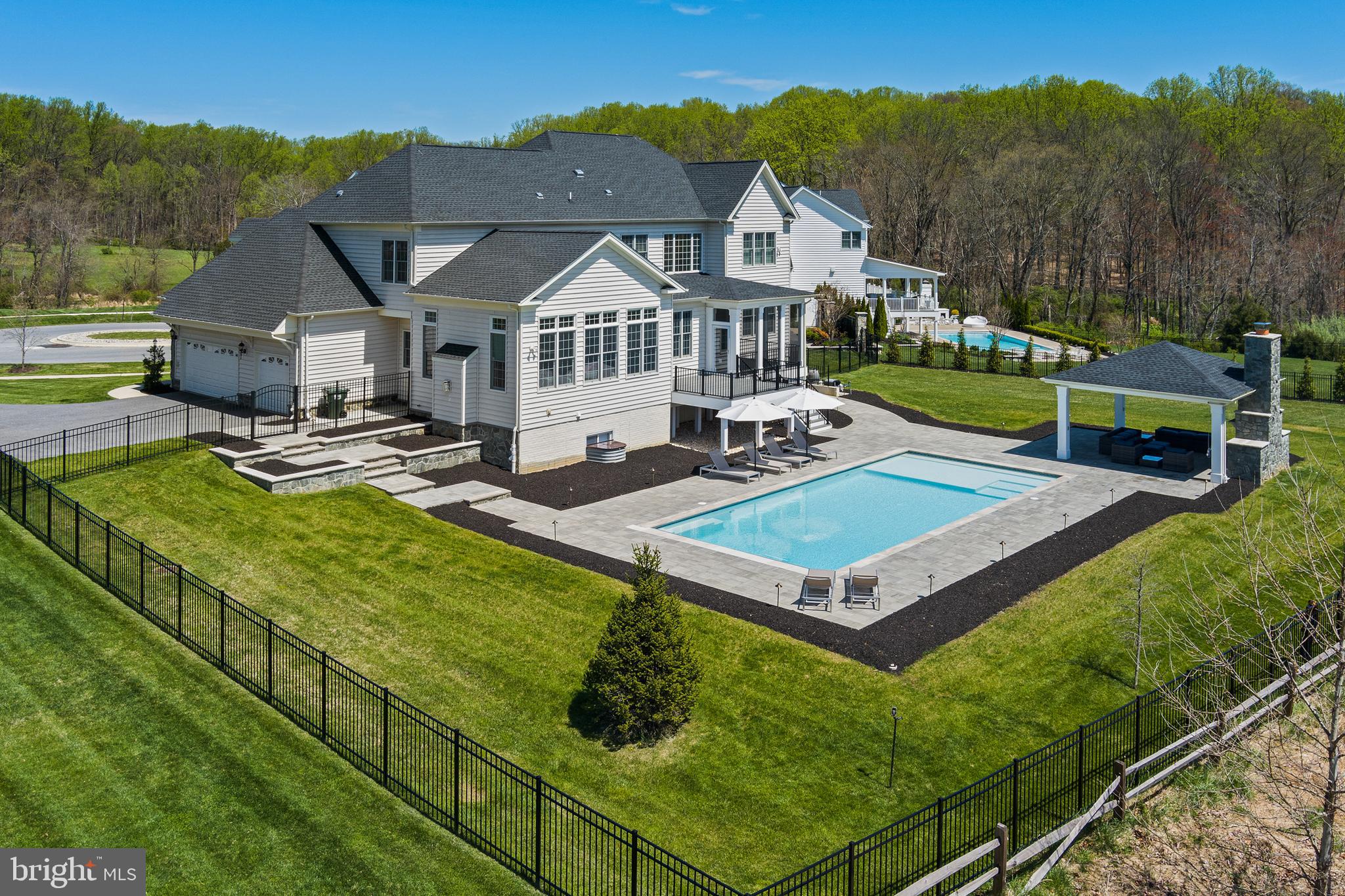 TROTTERS GLEN - Residential