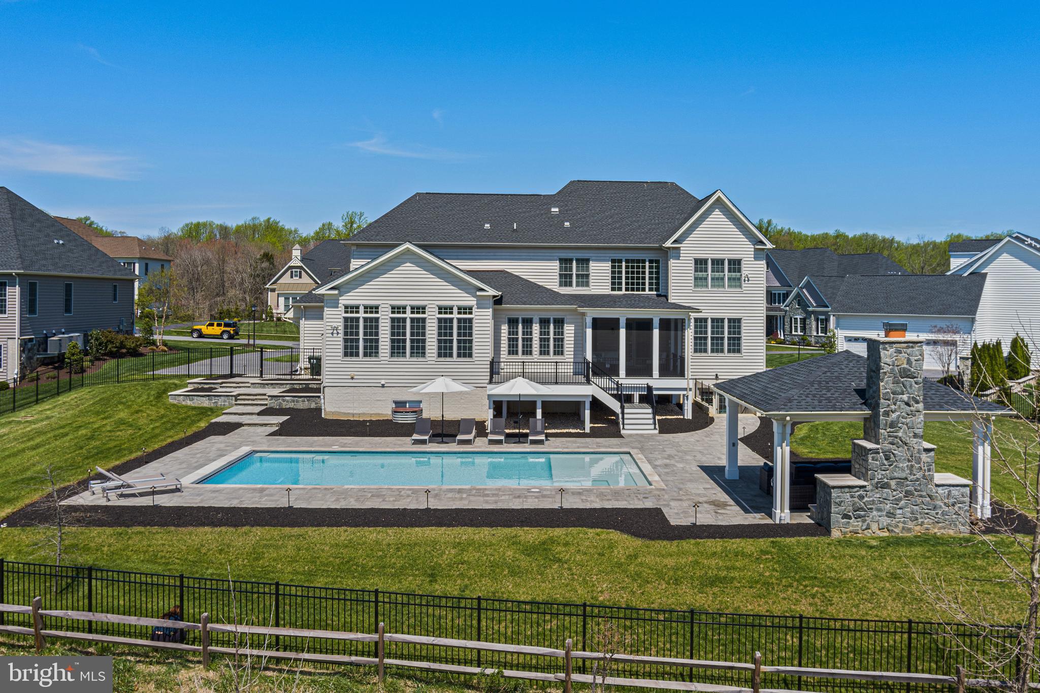 TROTTERS GLEN - Residential