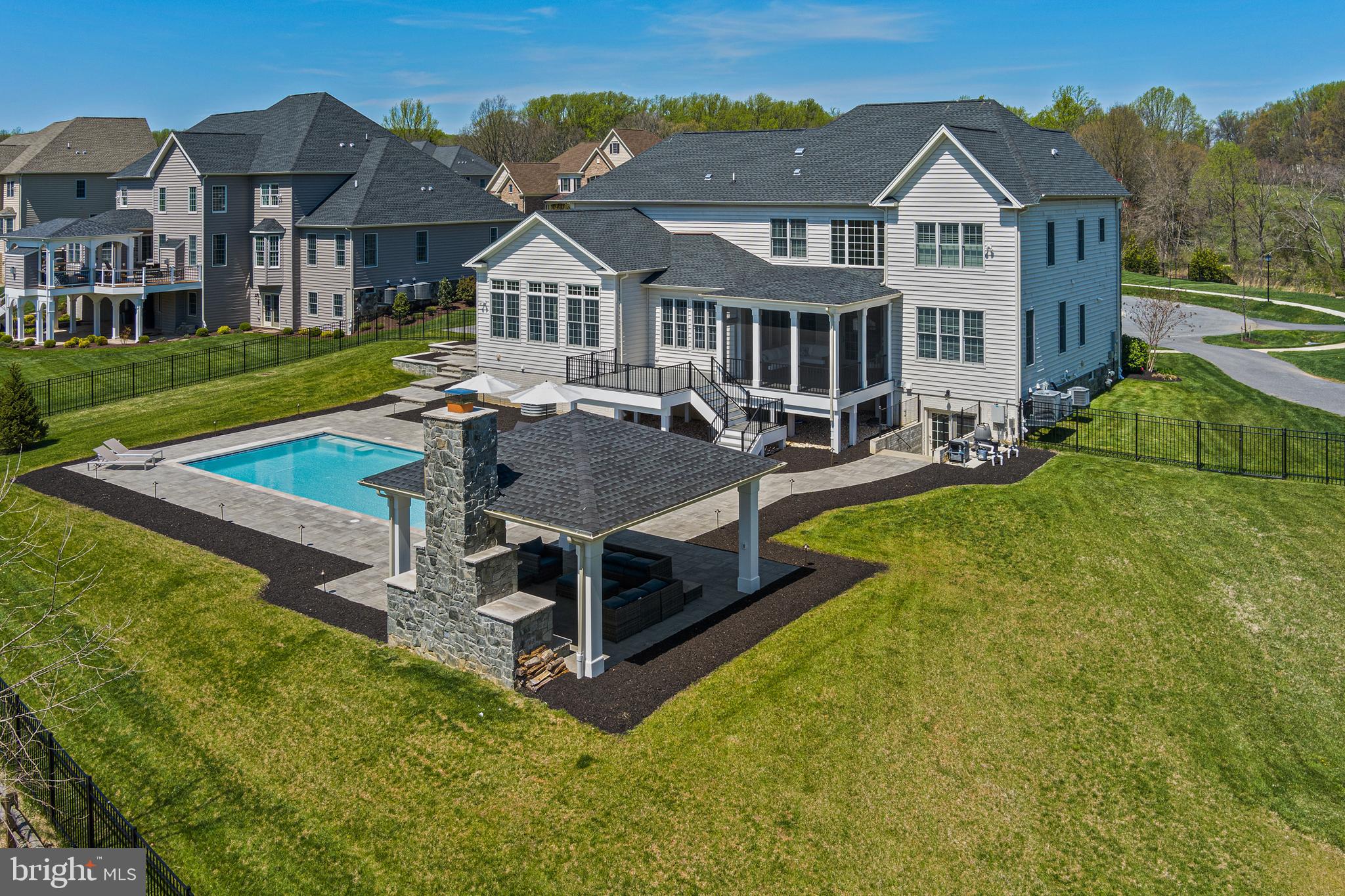 TROTTERS GLEN - Residential