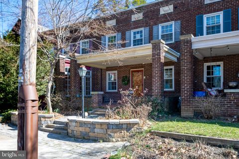 Photo of 19 N PRESIDENT AVE, LANCASTER, PA 17603 (MLS # PALA2031660)