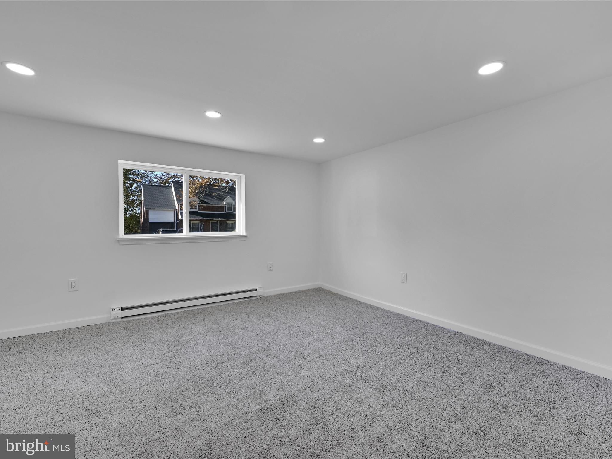 CRESTWOOD - Residential