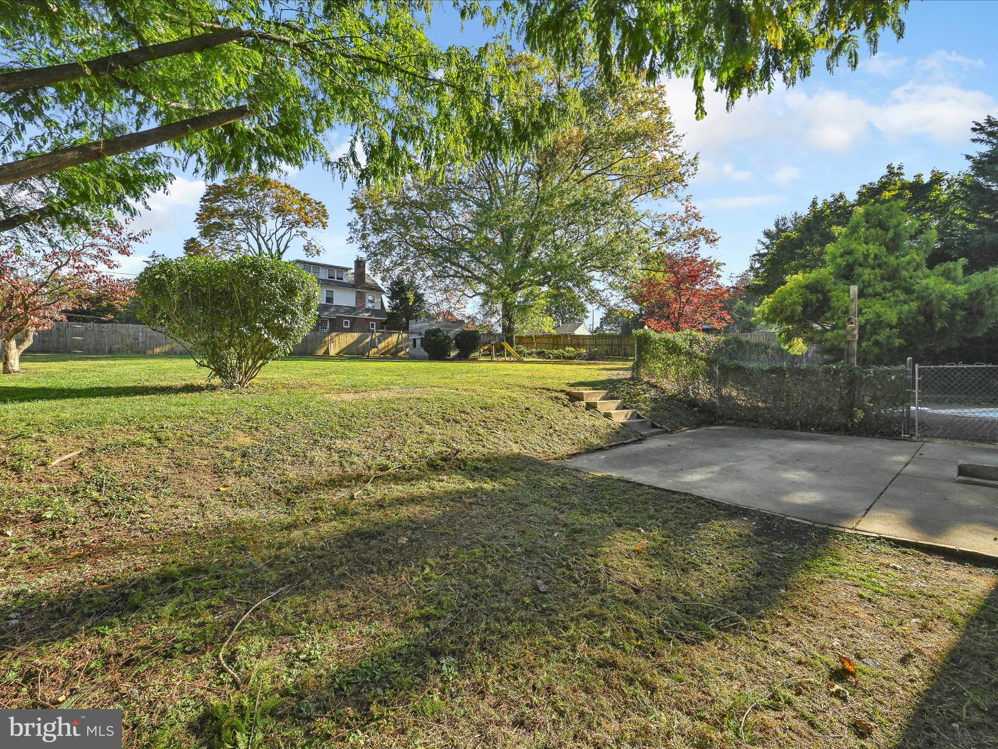 CRESTWOOD - Residential