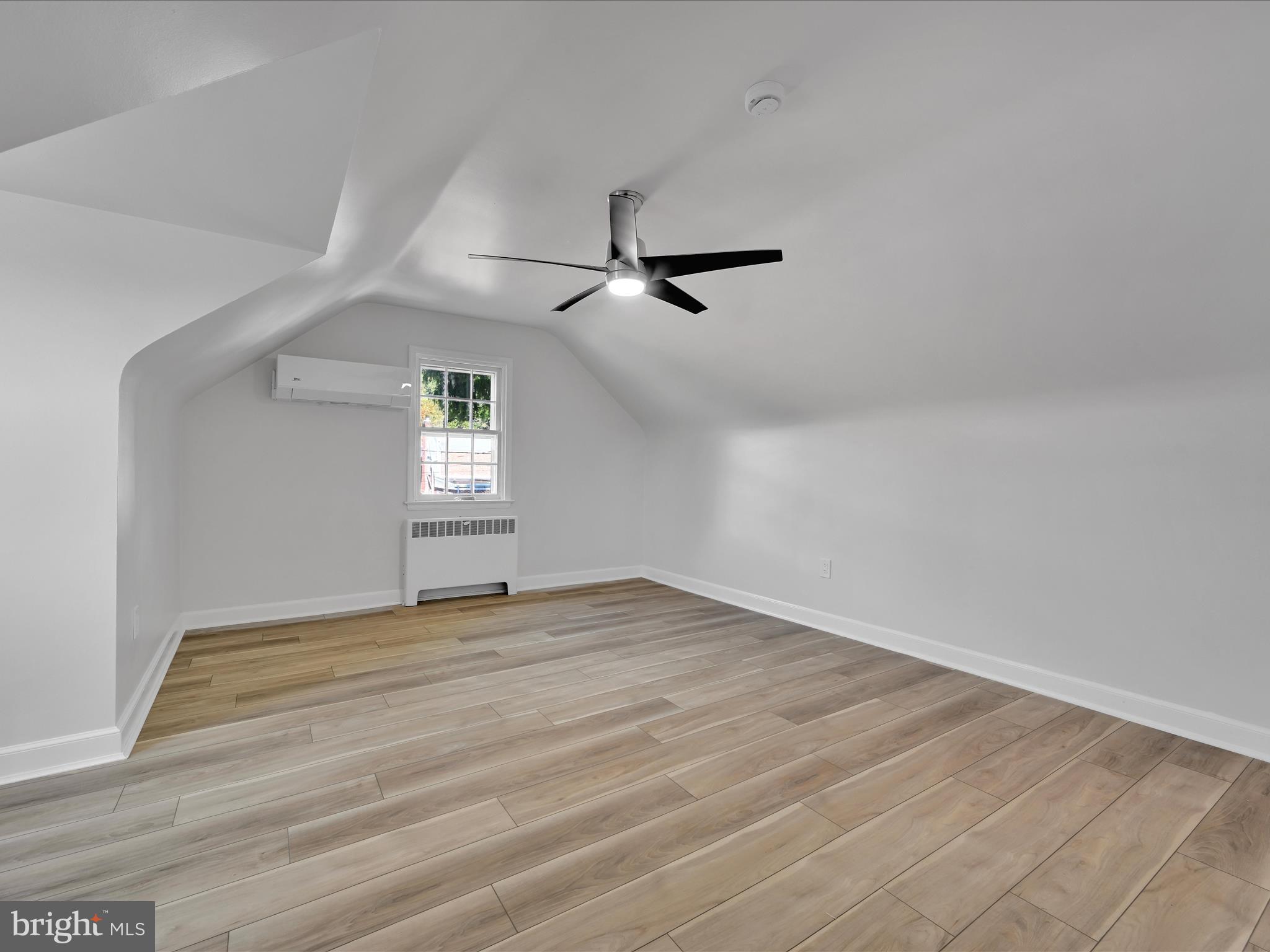 CRESTWOOD - Residential