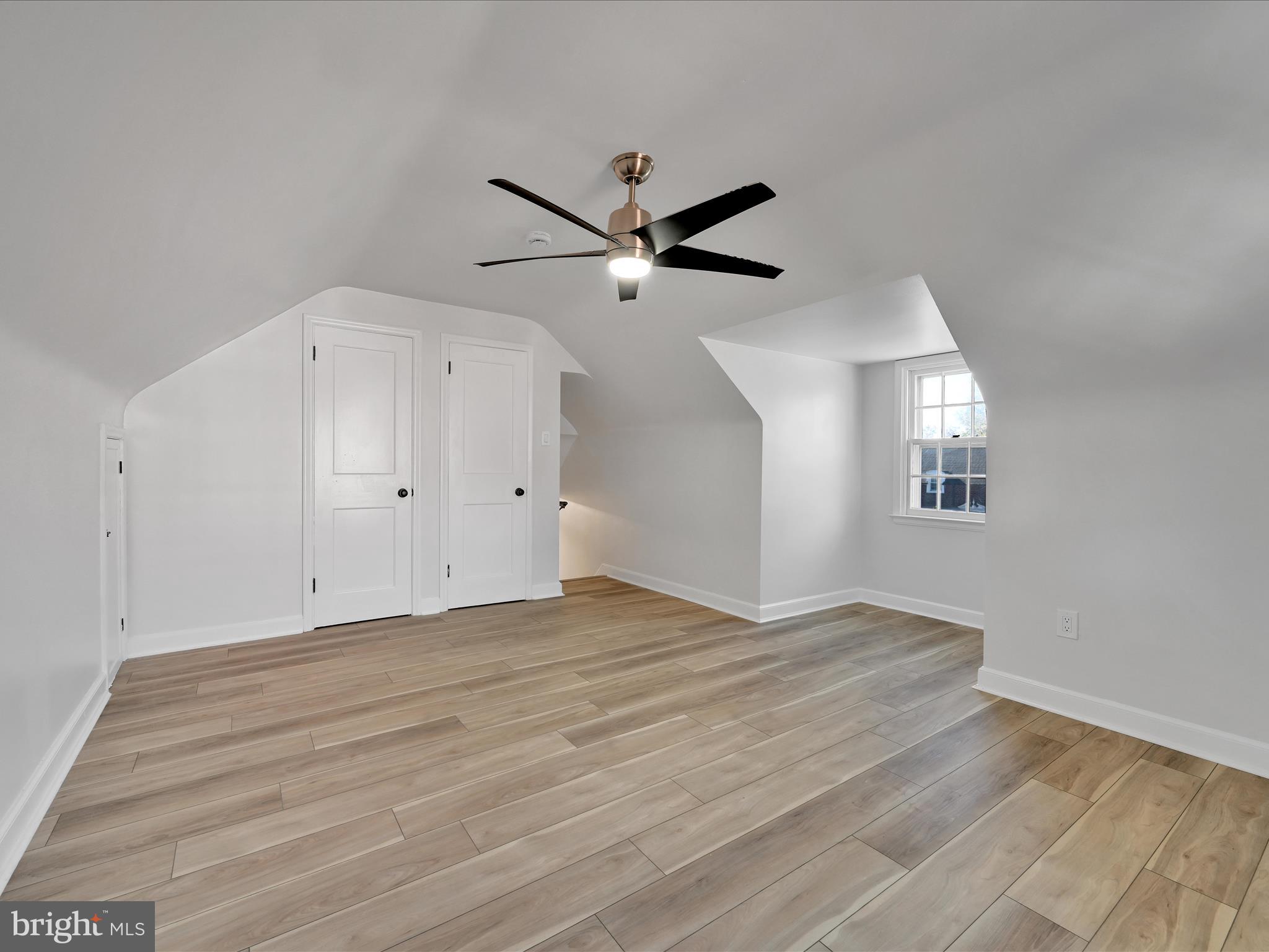 CRESTWOOD - Residential