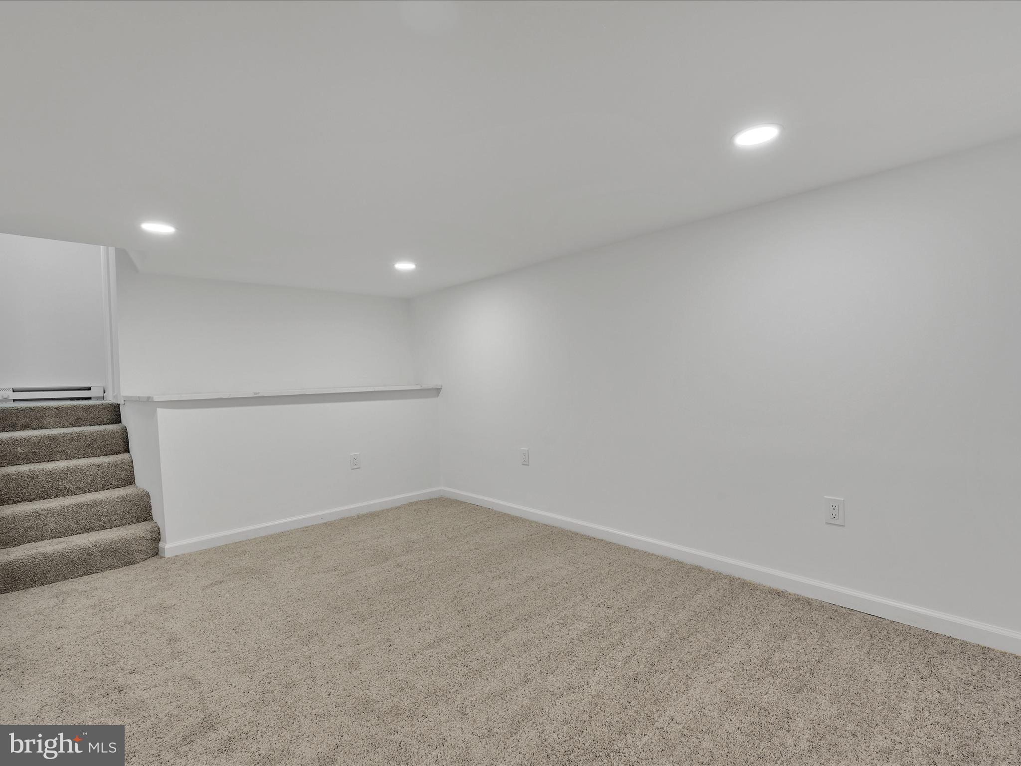 CRESTWOOD - Residential