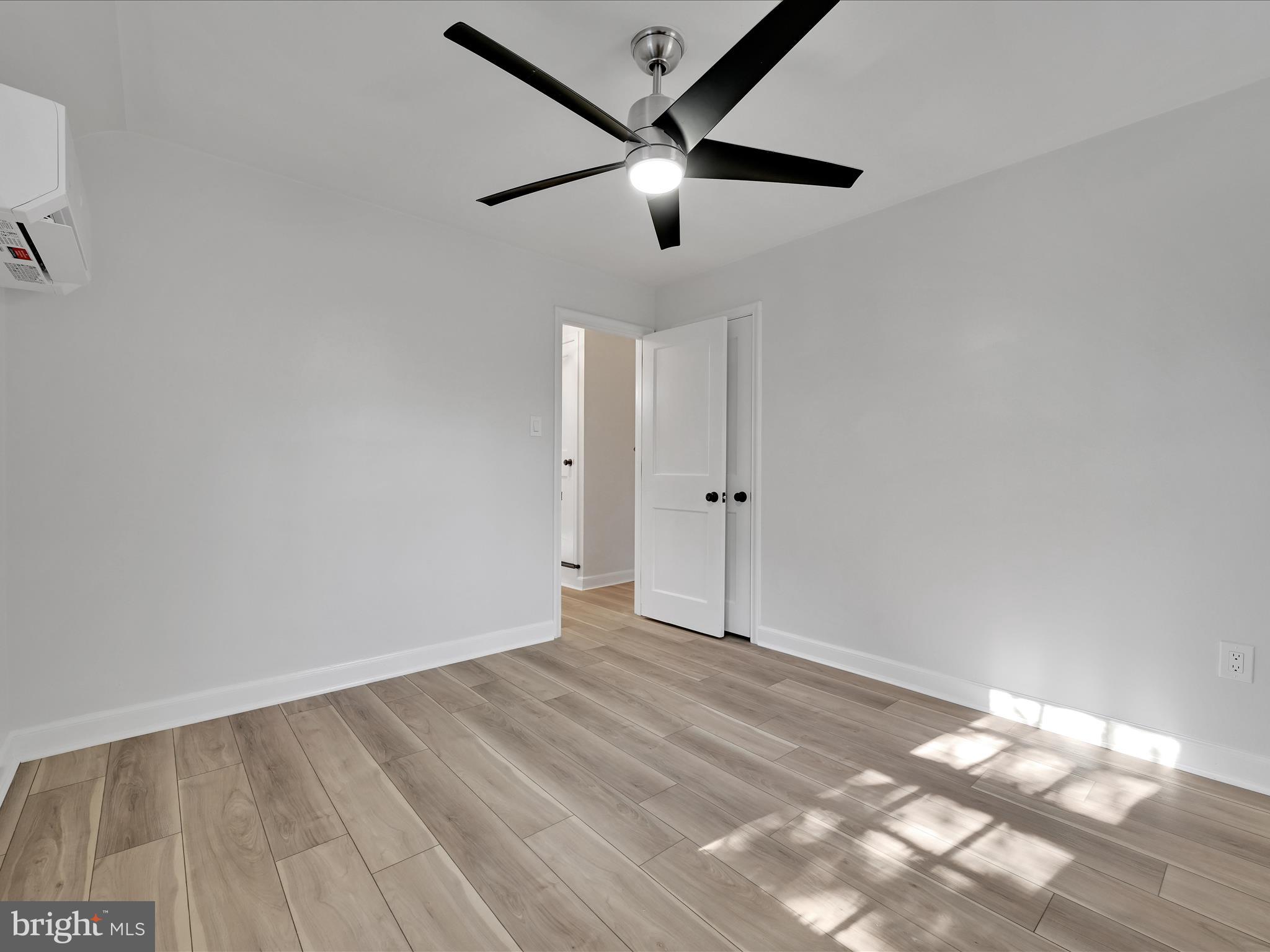 CRESTWOOD - Residential