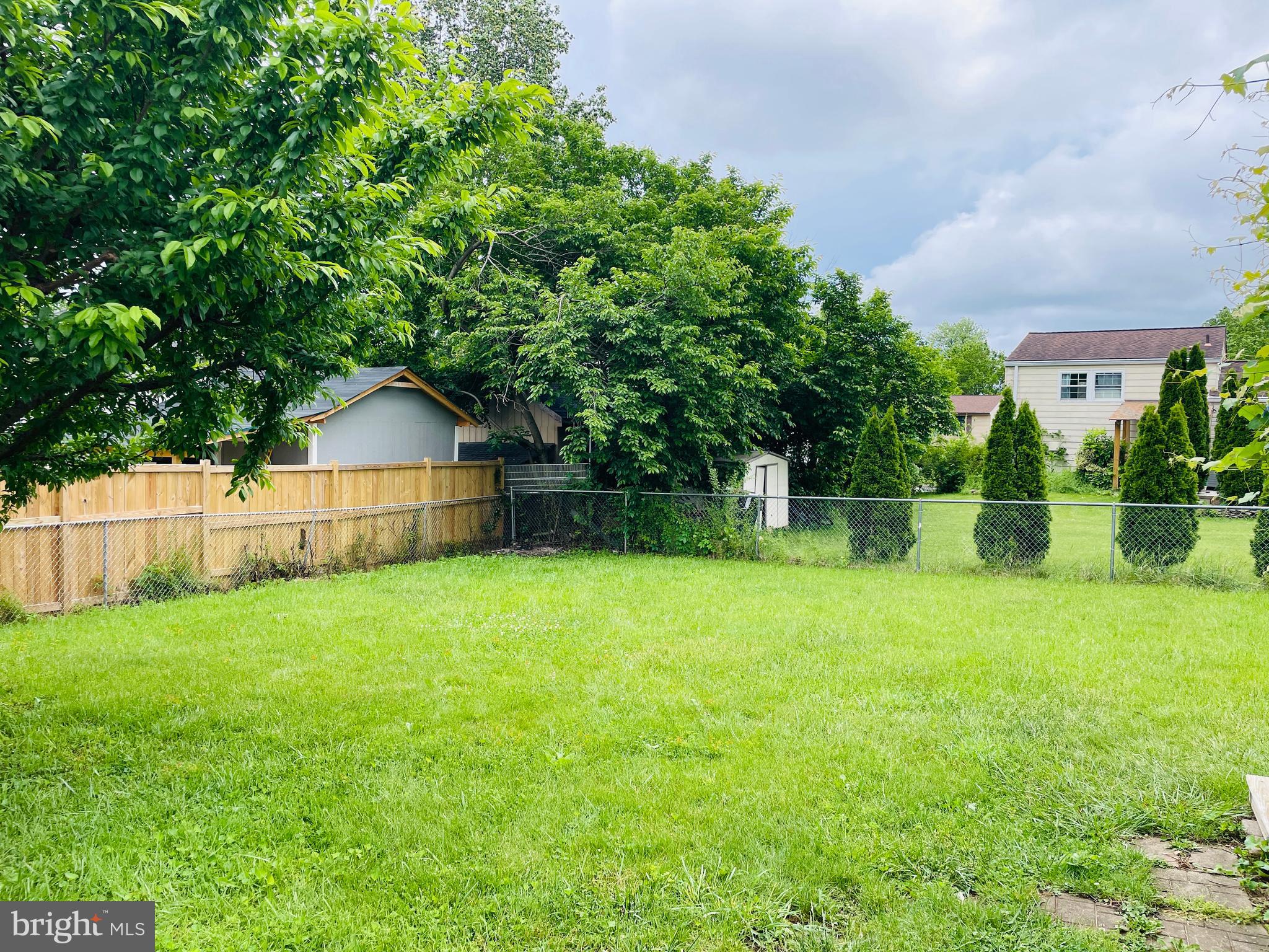 1308 E BEECH ROAD
