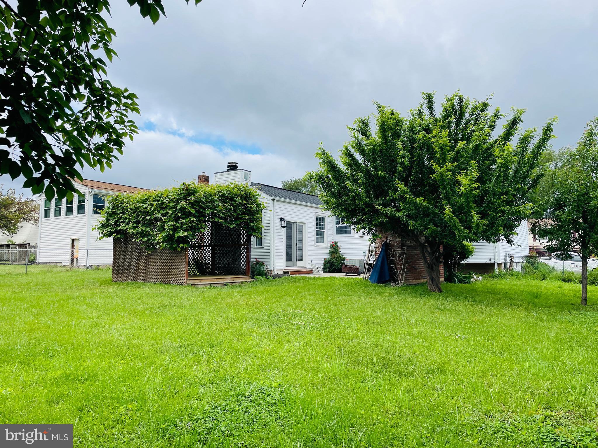 1308 E BEECH ROAD