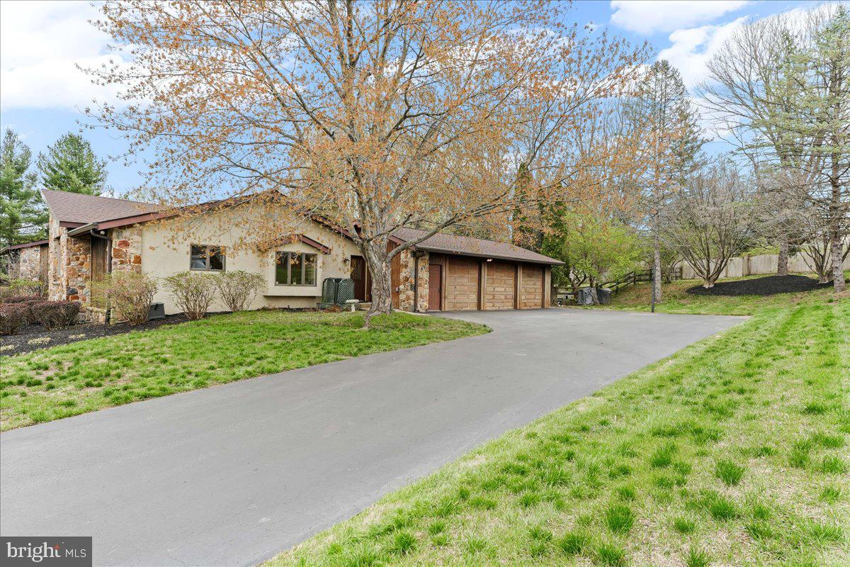 5 E MOZART DRIVE