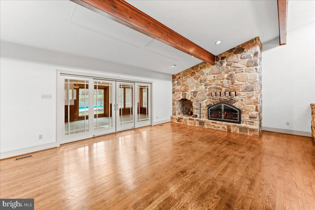 5 E MOZART DRIVE