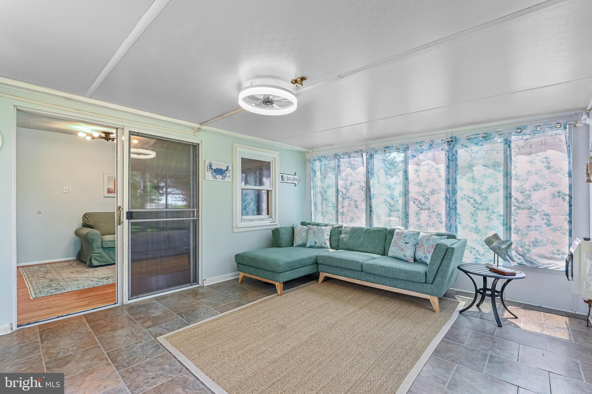 COLUMBIA BEACH - Residential