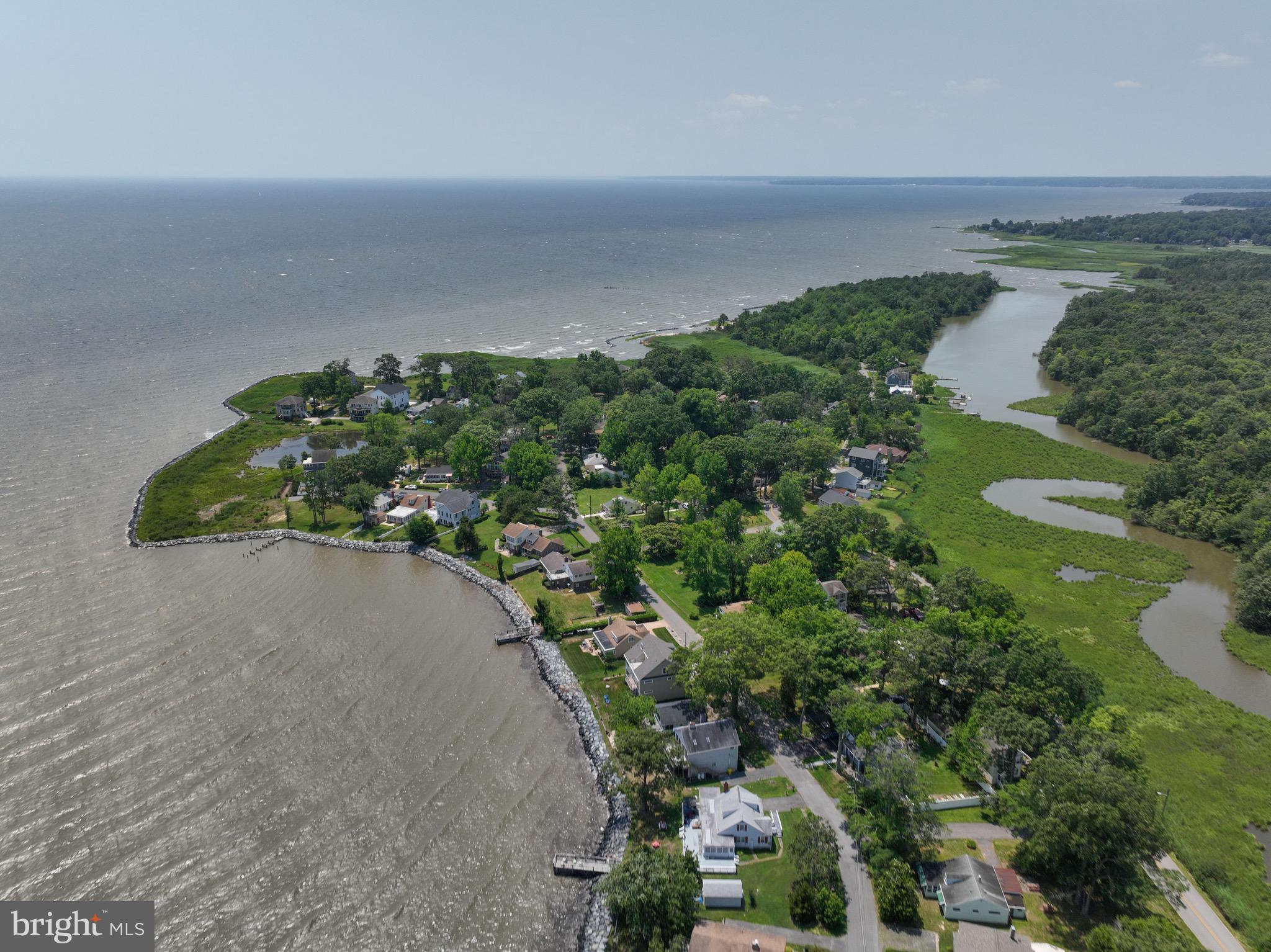 COLUMBIA BEACH - Residential