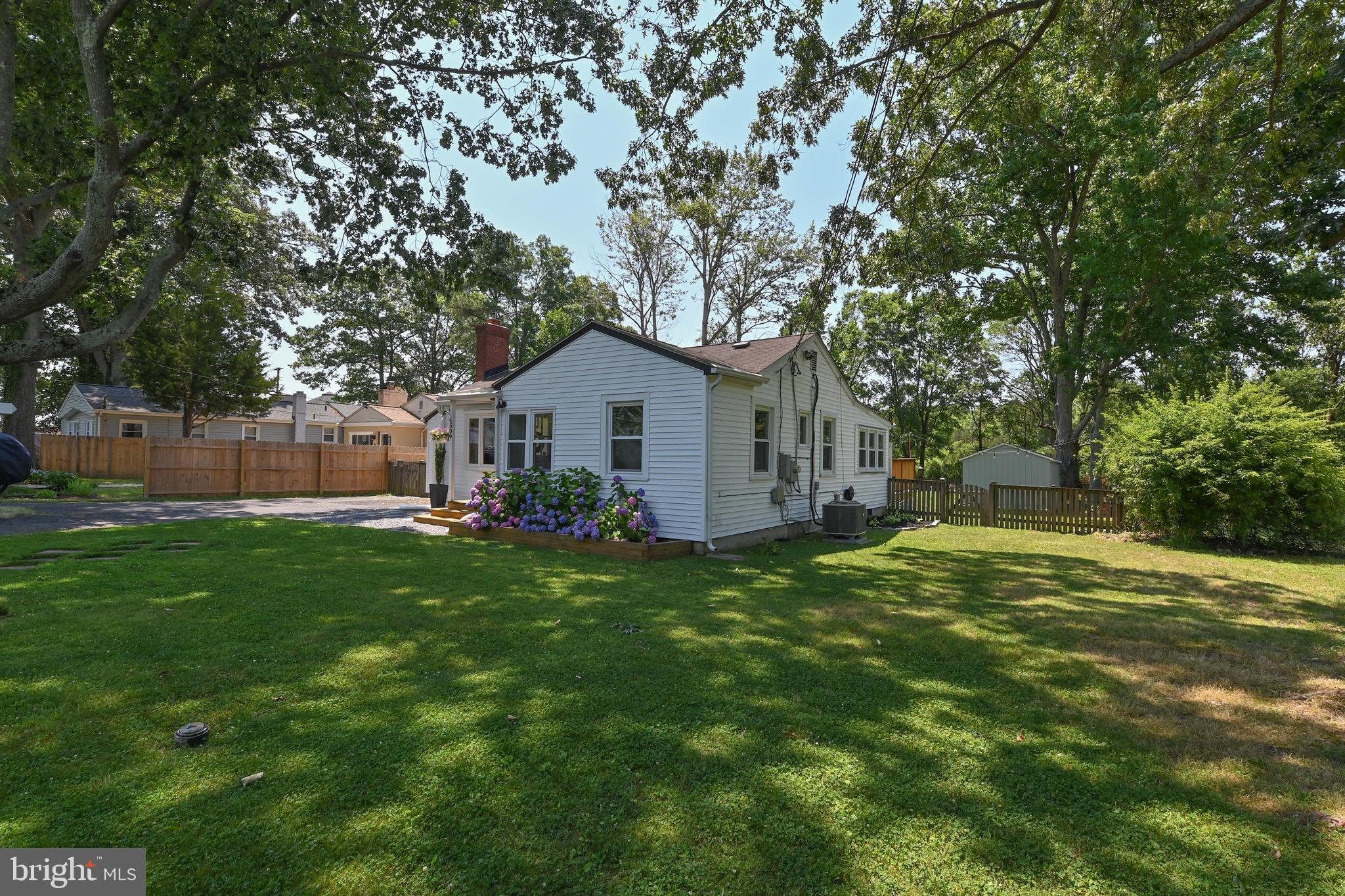 COLUMBIA BEACH - Residential