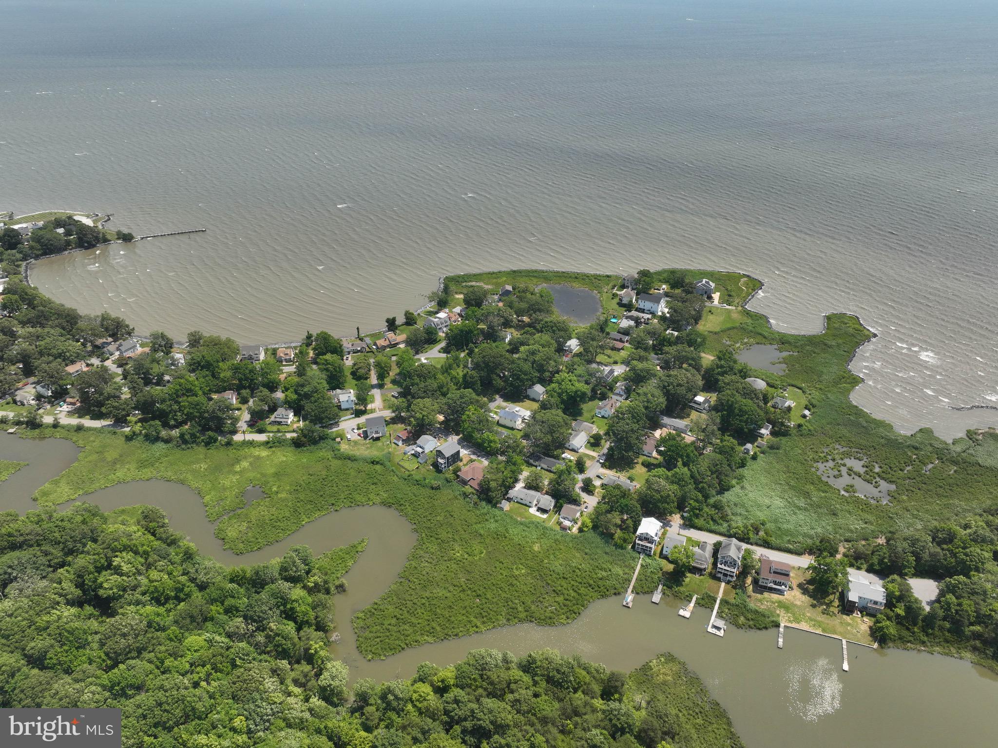 COLUMBIA BEACH - Residential
