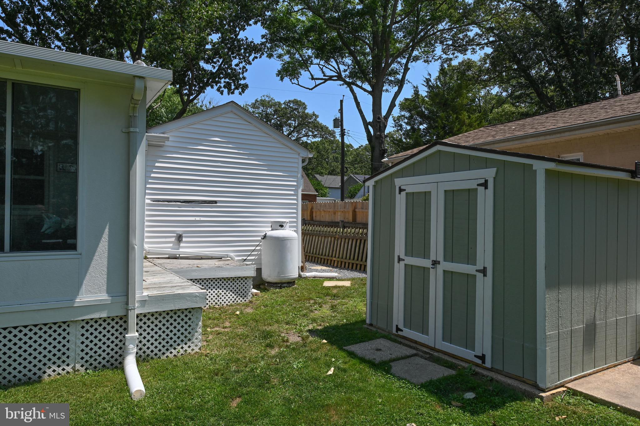 COLUMBIA BEACH - Residential