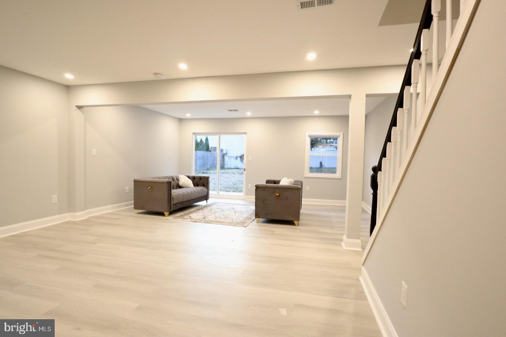 ACADEMY GARDENS - Residential