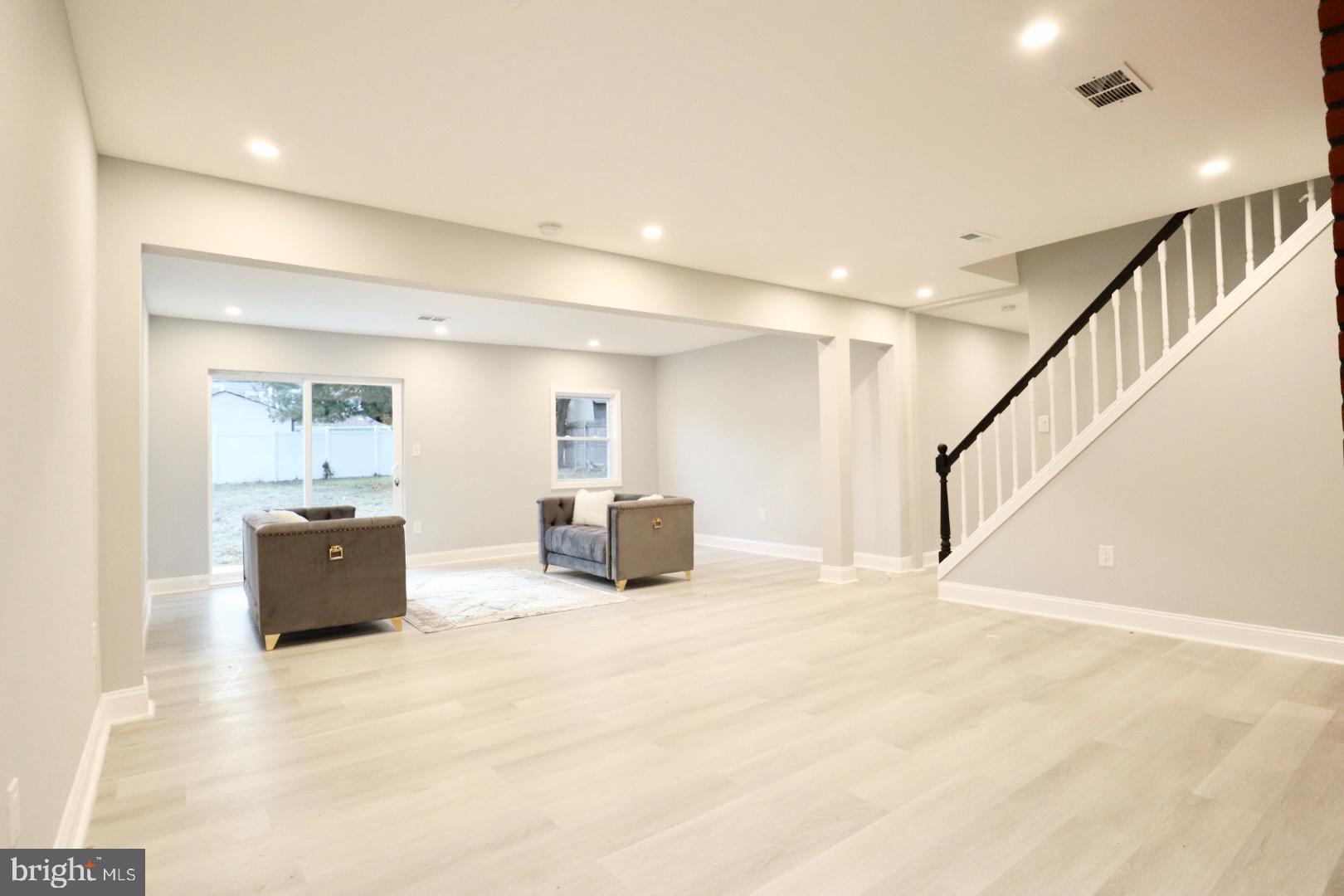 ACADEMY GARDENS - Residential
