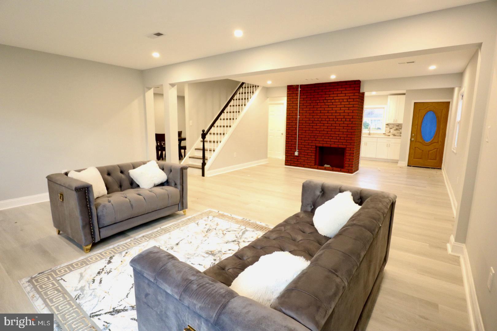 ACADEMY GARDENS - Residential