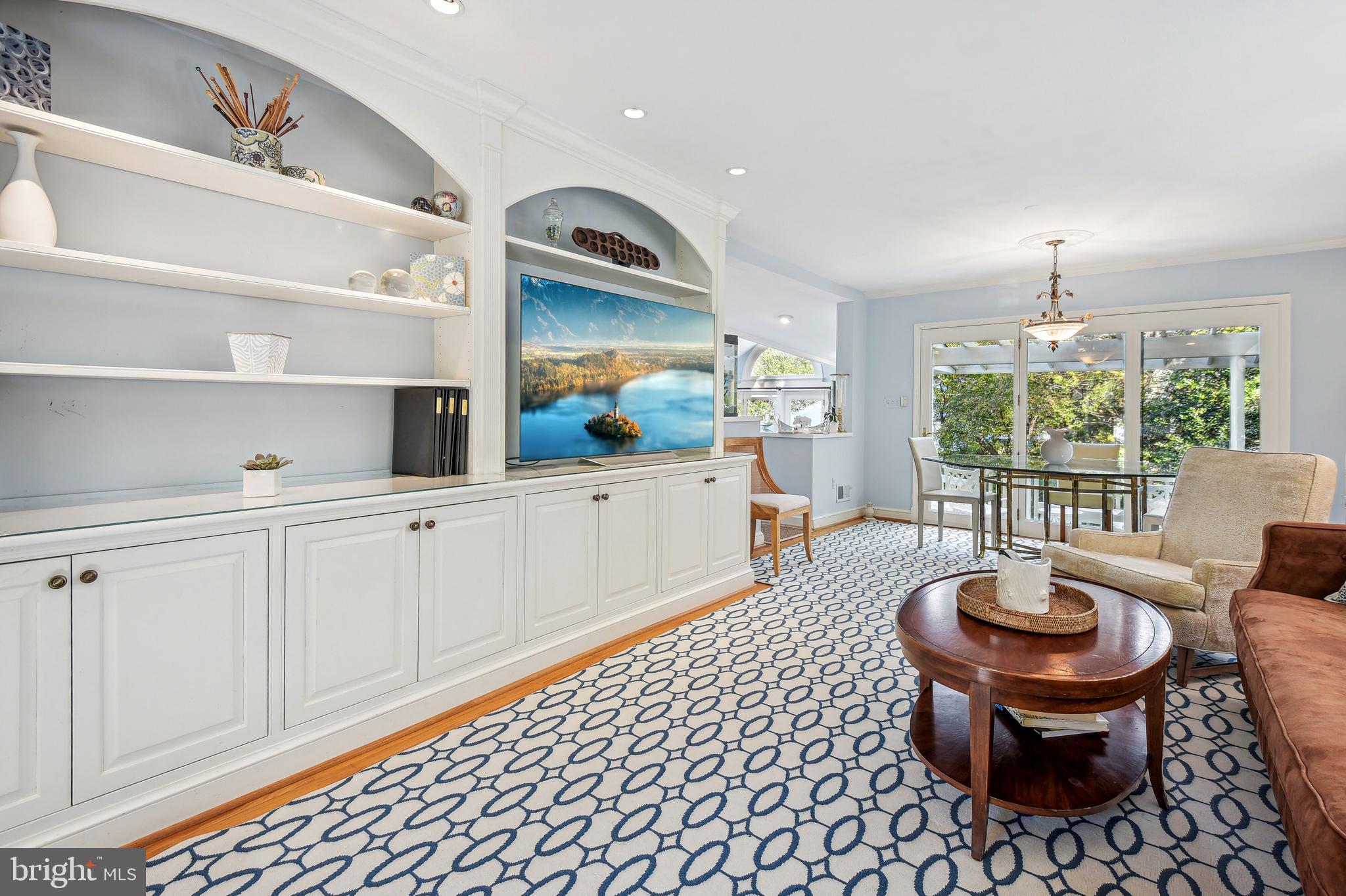 CHEVY CHASE - Residential