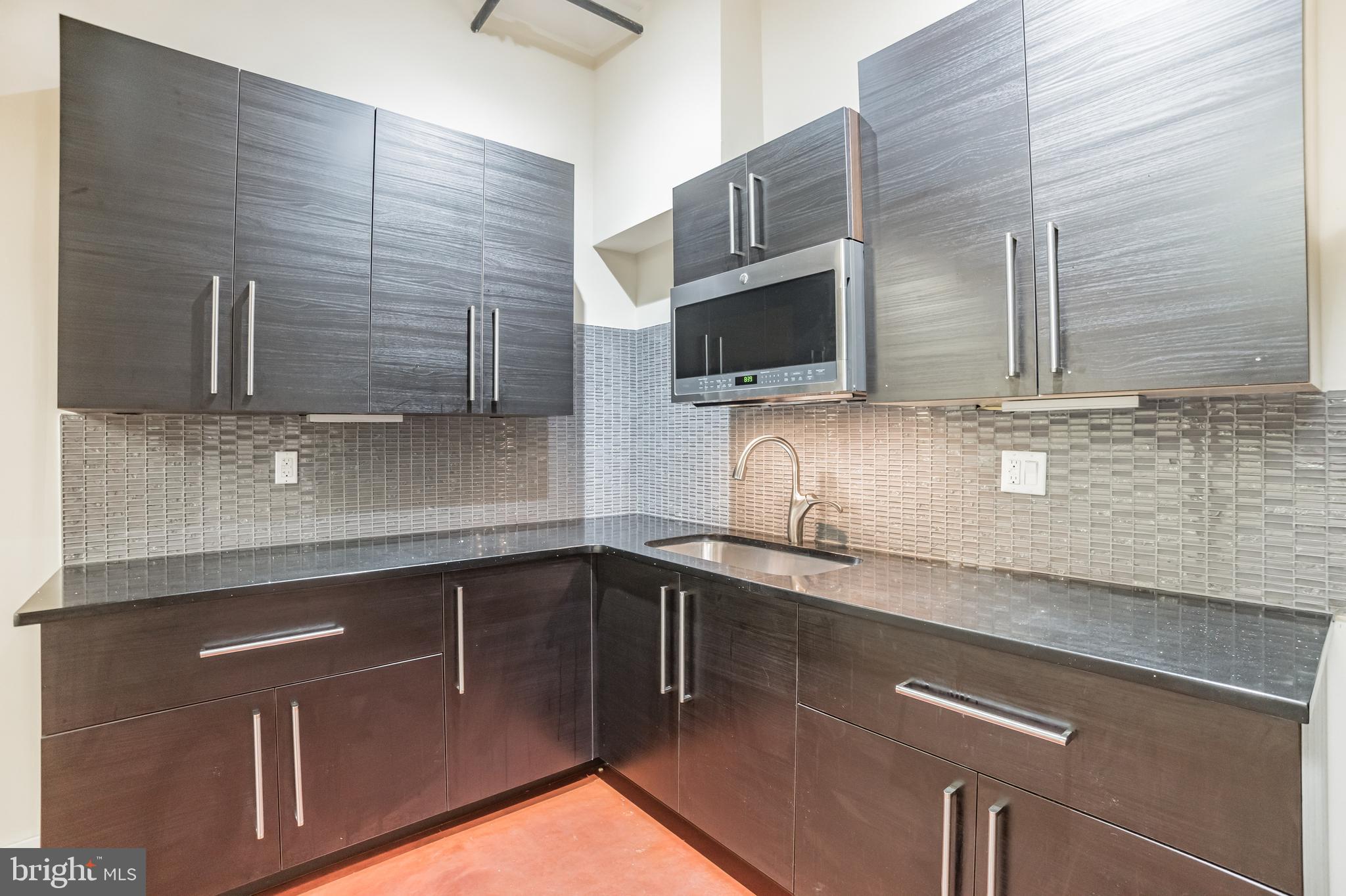 FISHTOWN - Commercial Sale