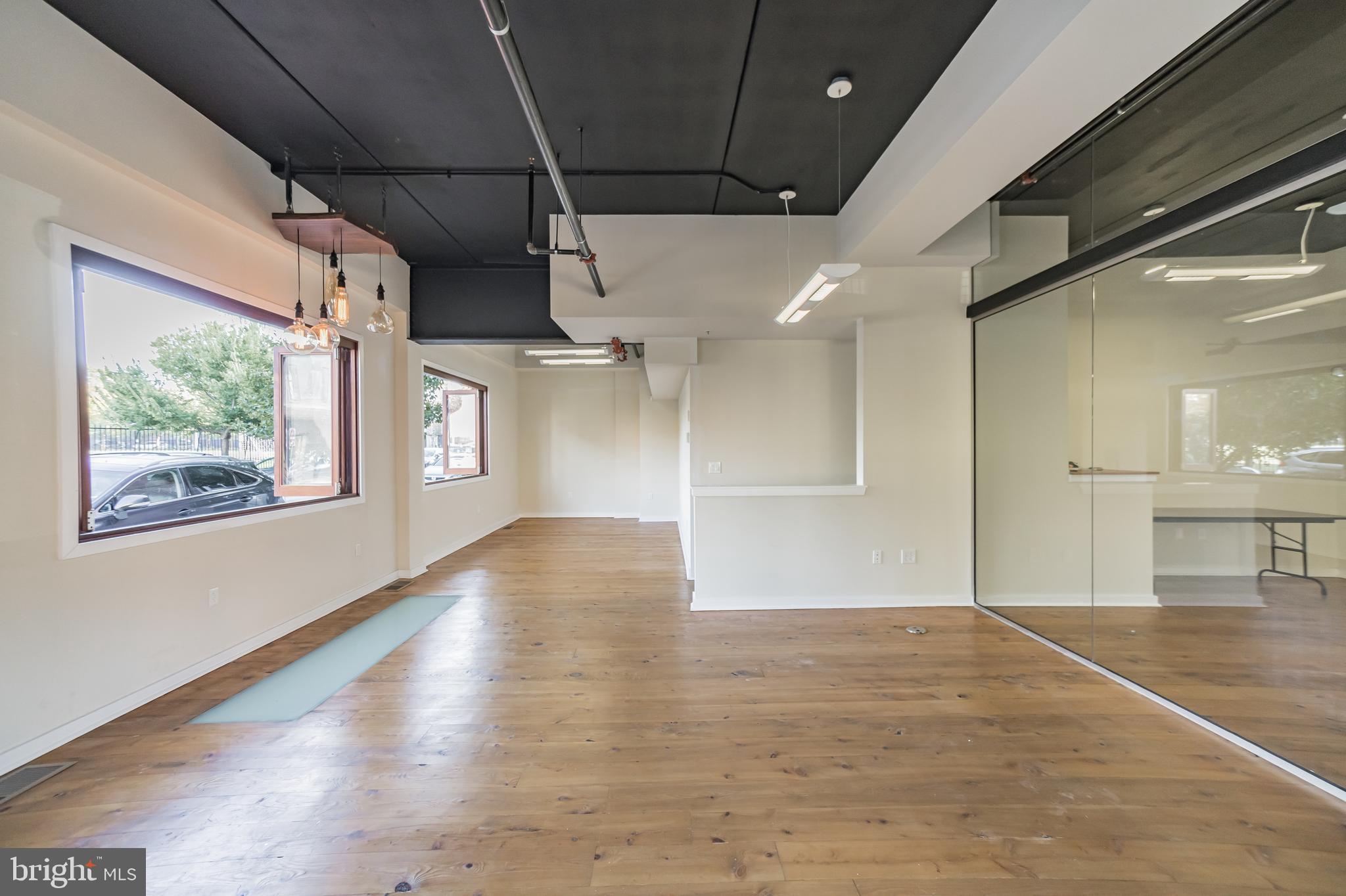 FISHTOWN - Commercial Sale