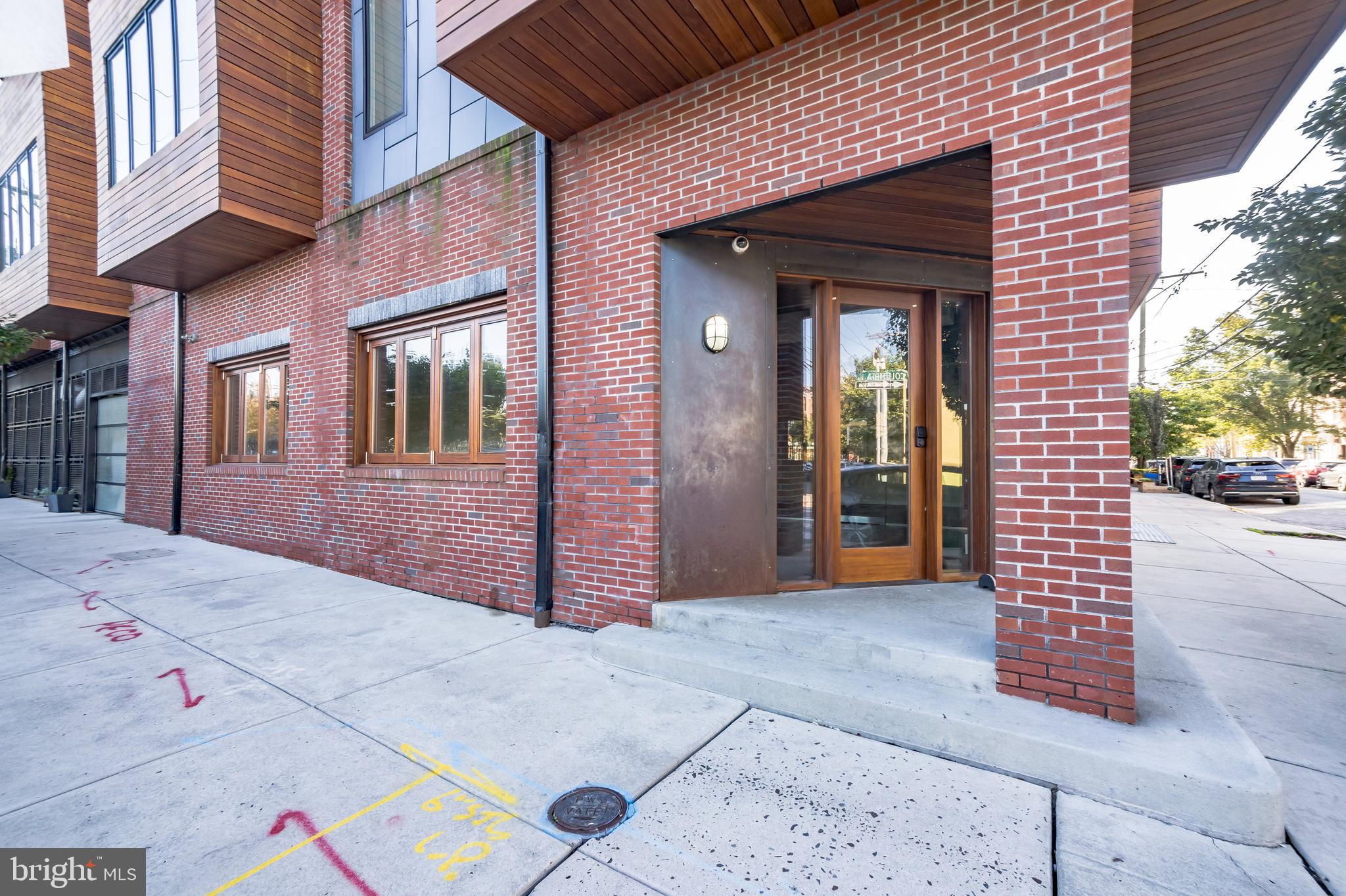 FISHTOWN - Commercial Sale