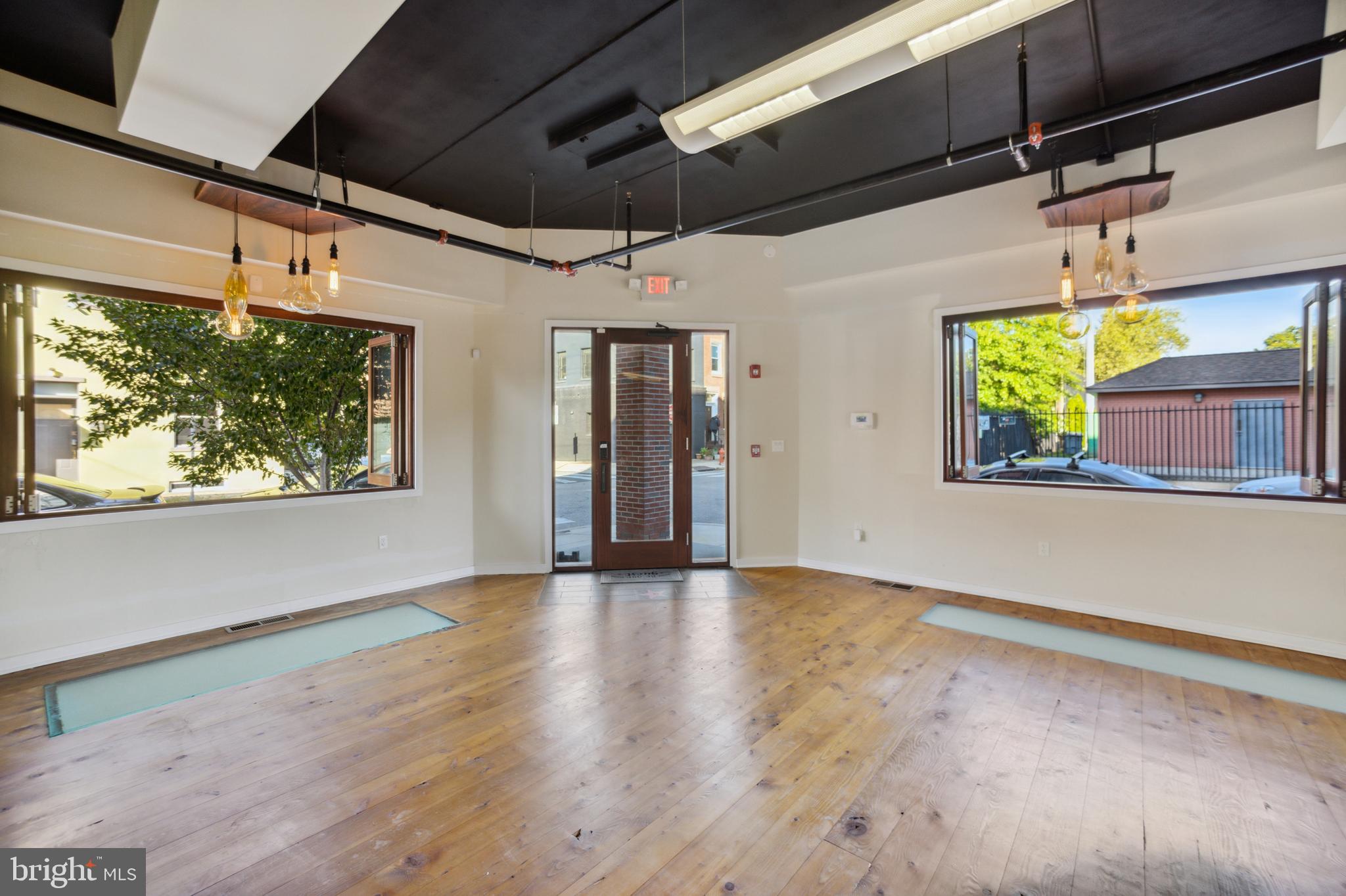 FISHTOWN - Commercial Sale