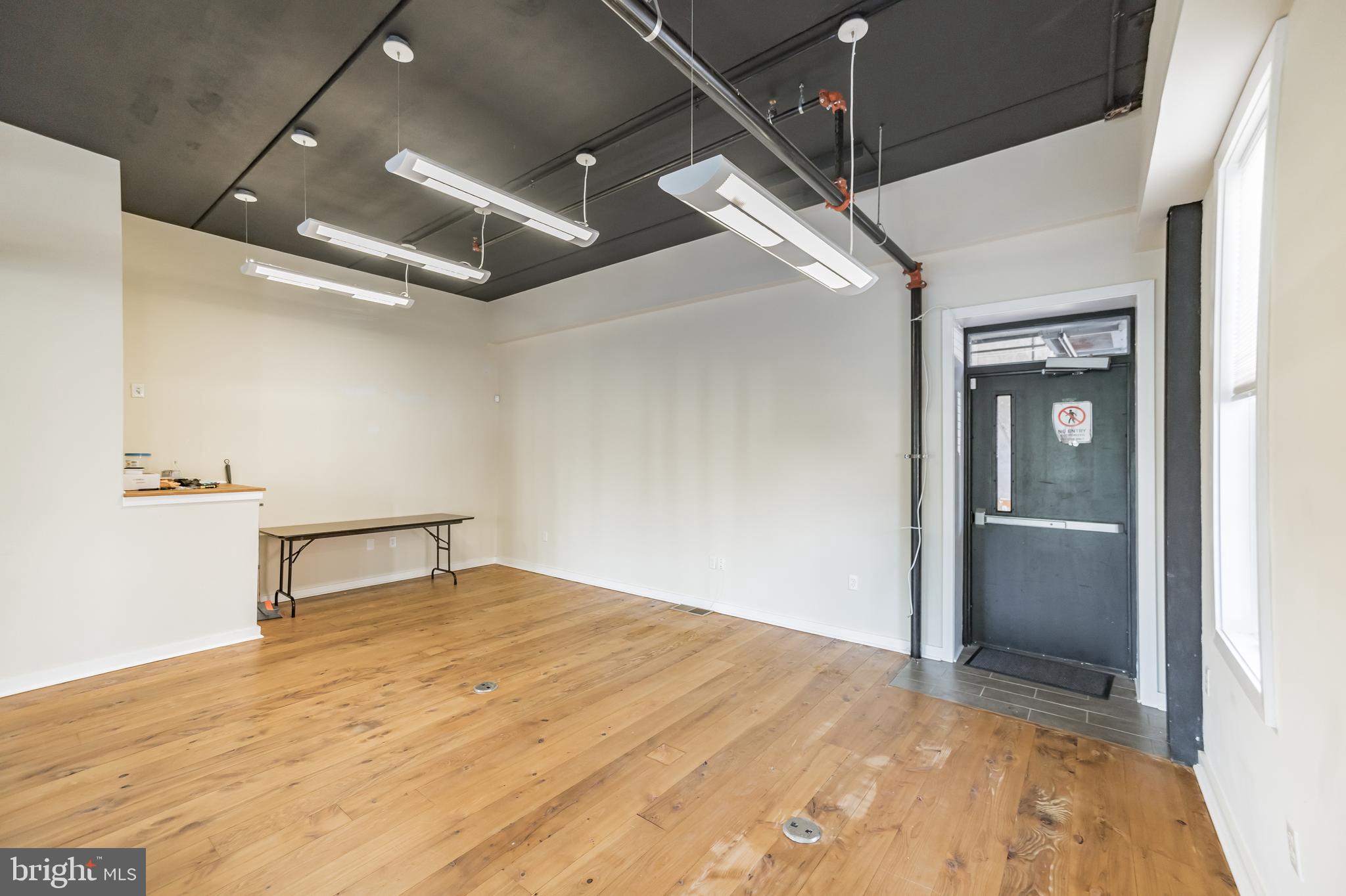 FISHTOWN - Commercial Sale