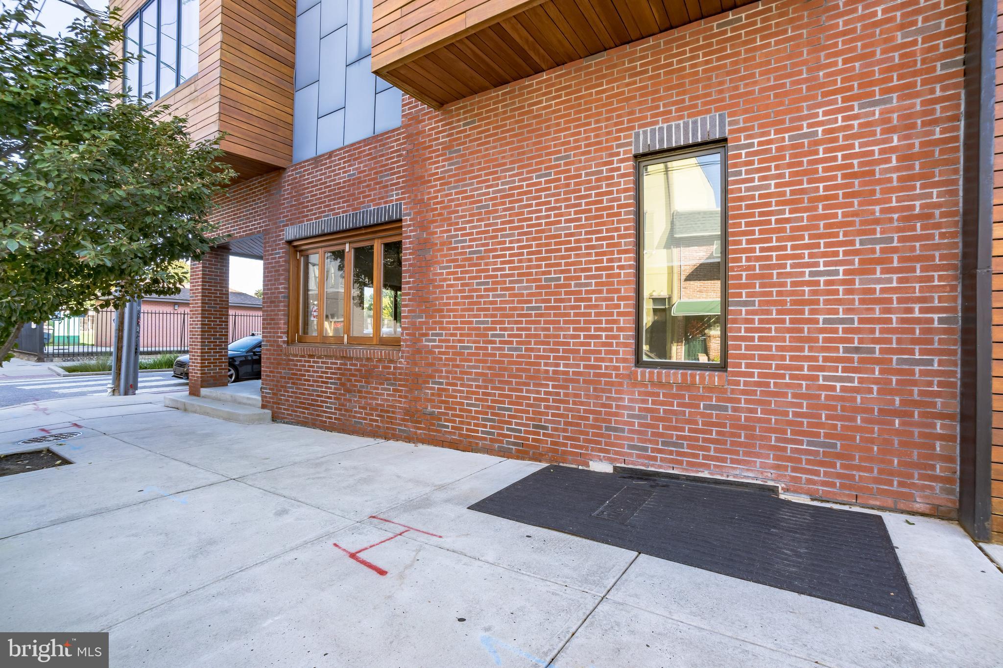 FISHTOWN - Commercial Sale